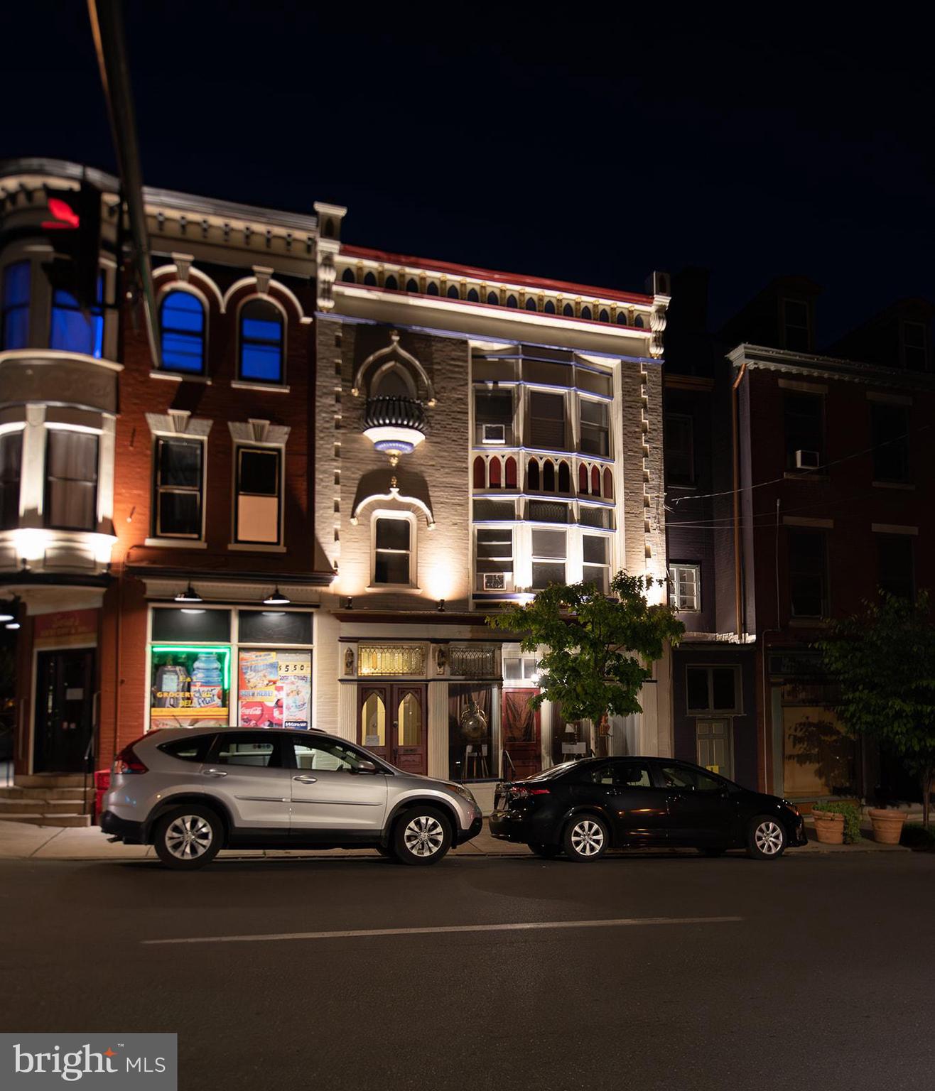 257 W KING STREET