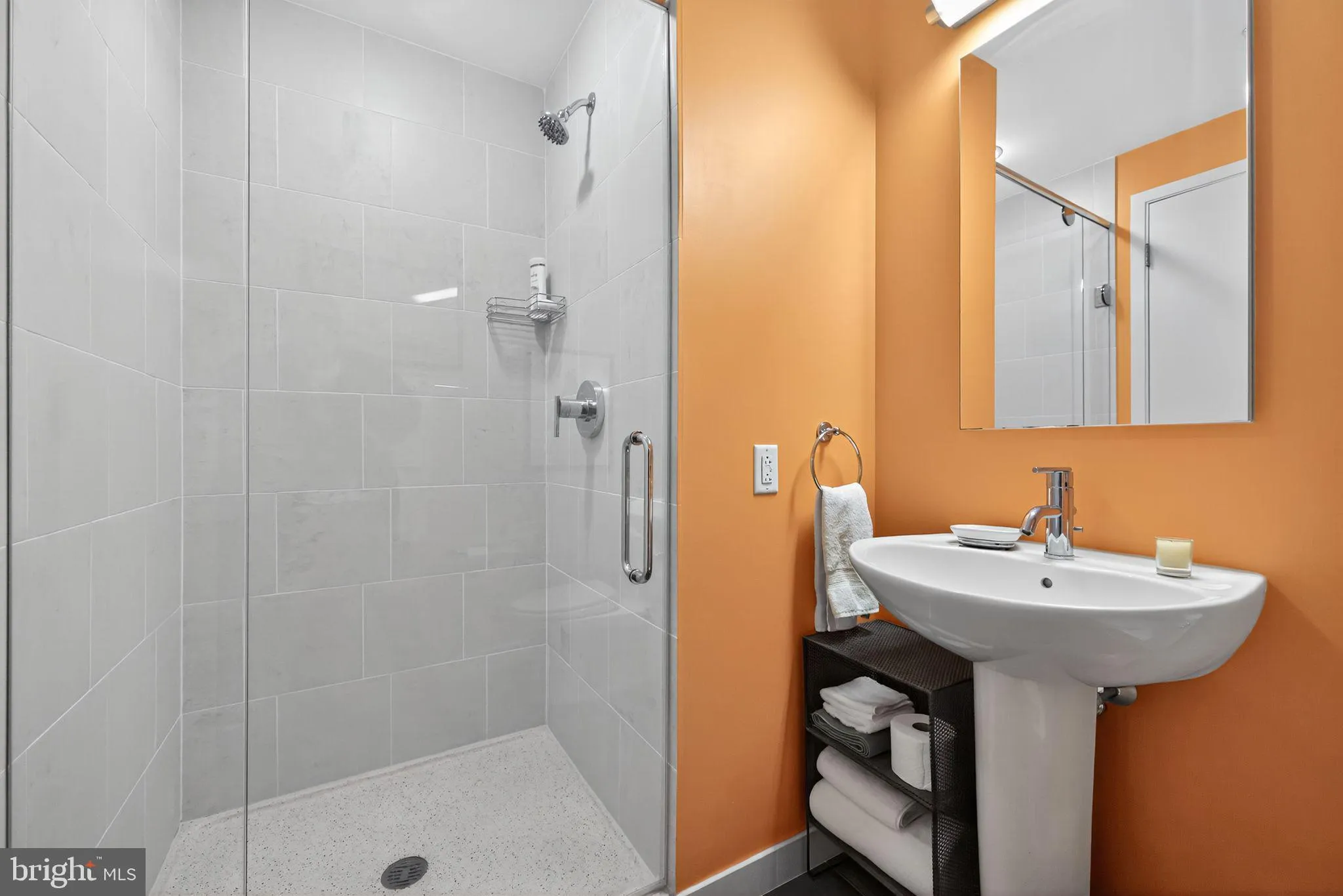 Philadelphia, Pennsylvania 19103, United States, 2 Bedrooms Bedrooms, ,2 BathroomsBathrooms,Residential,Active,234872