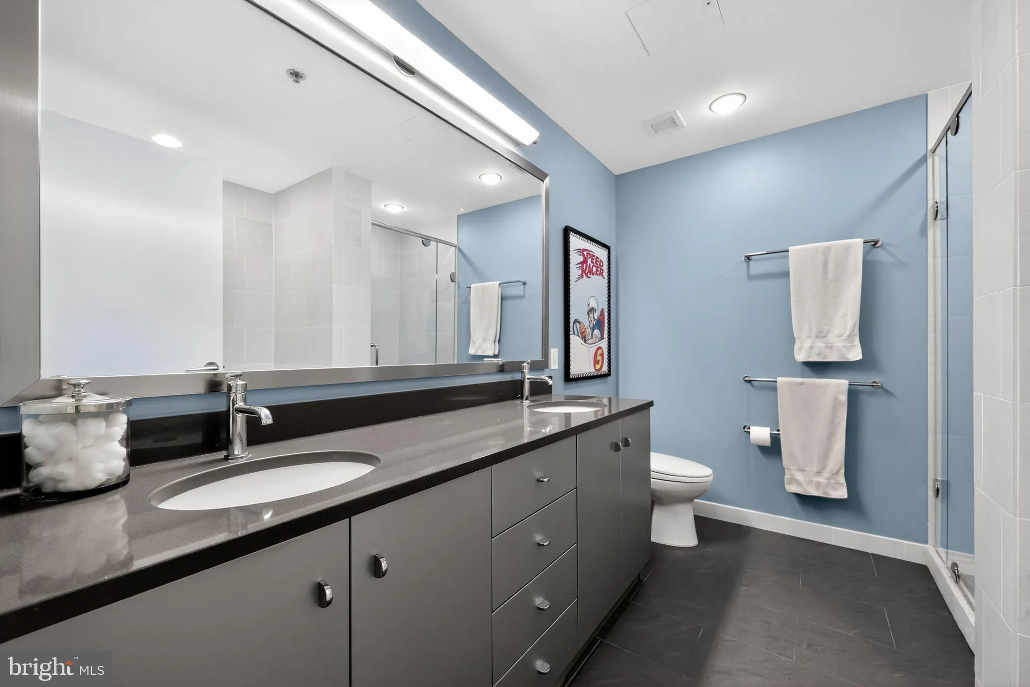 Philadelphia, Pennsylvania 19103, United States, 2 Bedrooms Bedrooms, ,2 BathroomsBathrooms,Residential,Active,234872
