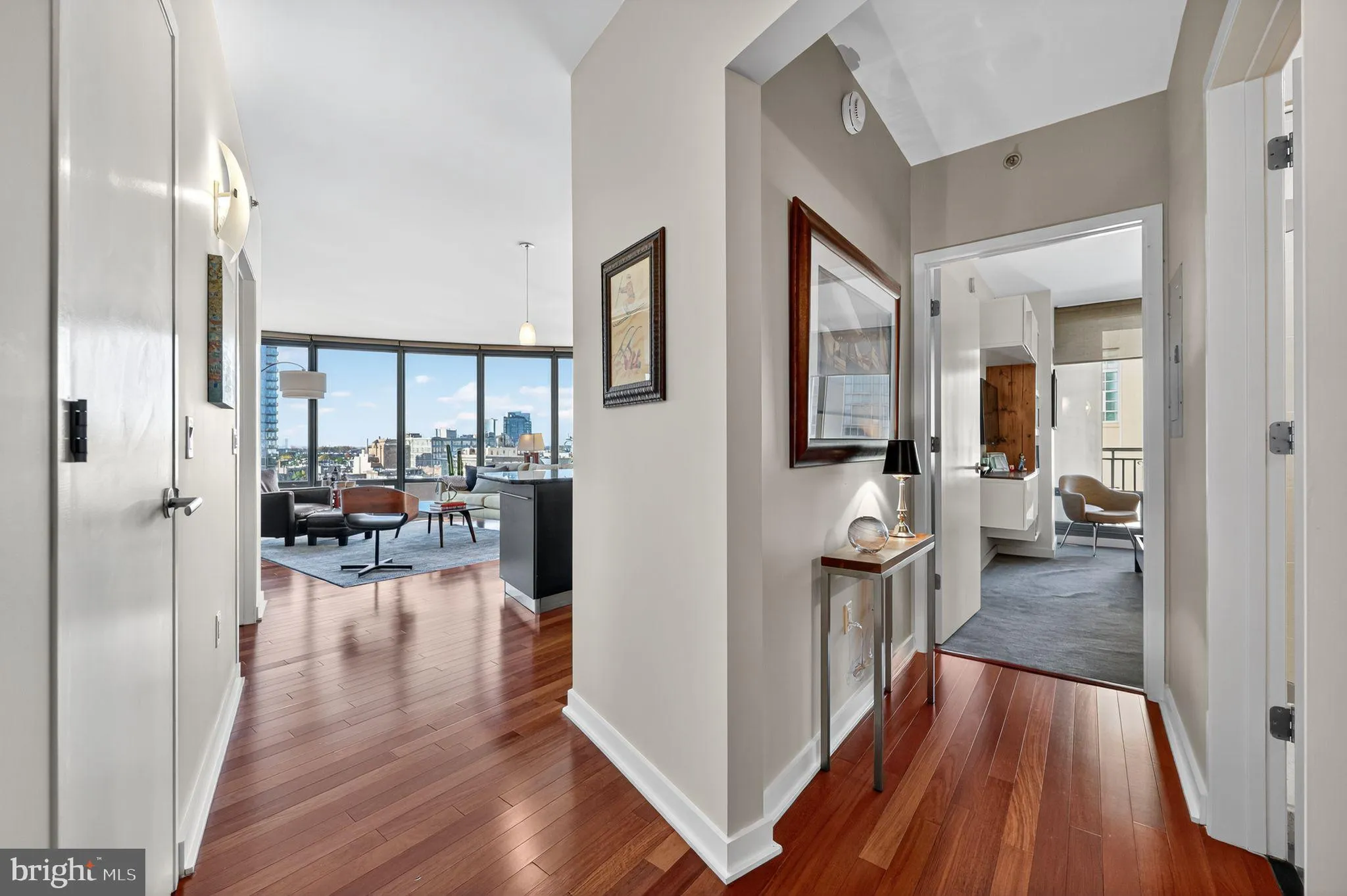 Philadelphia, Pennsylvania 19103, United States, 2 Bedrooms Bedrooms, ,2 BathroomsBathrooms,Residential,Active,234872