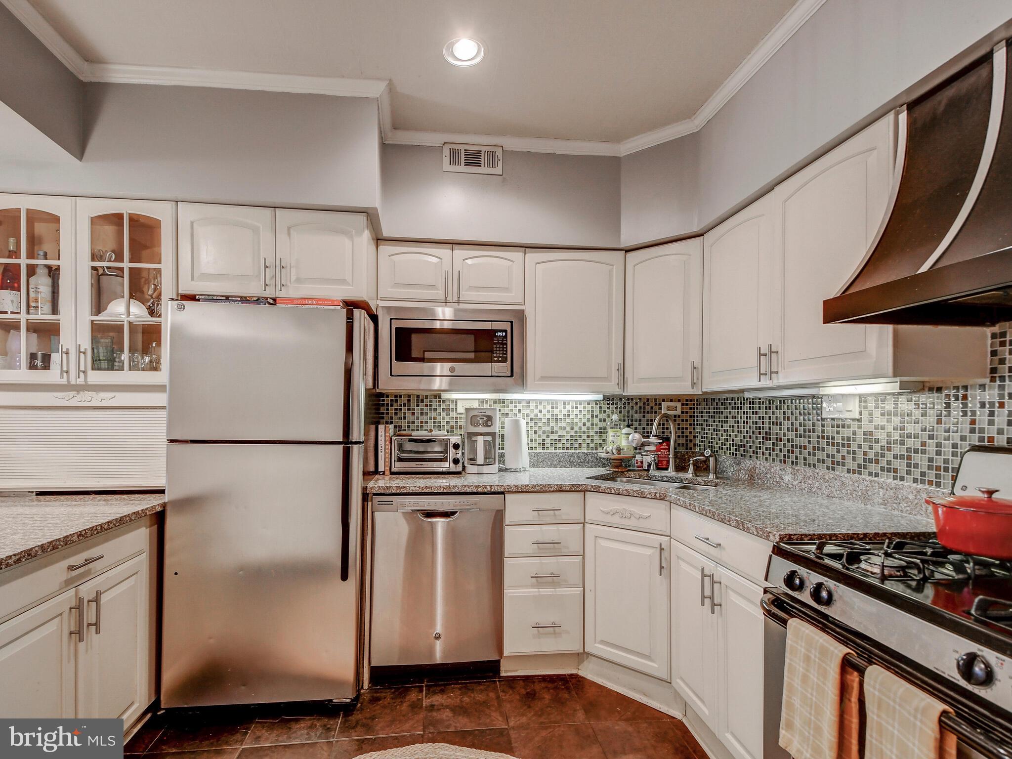 FEDERAL HILL HISTORIC DISTRICT - Residential Lease