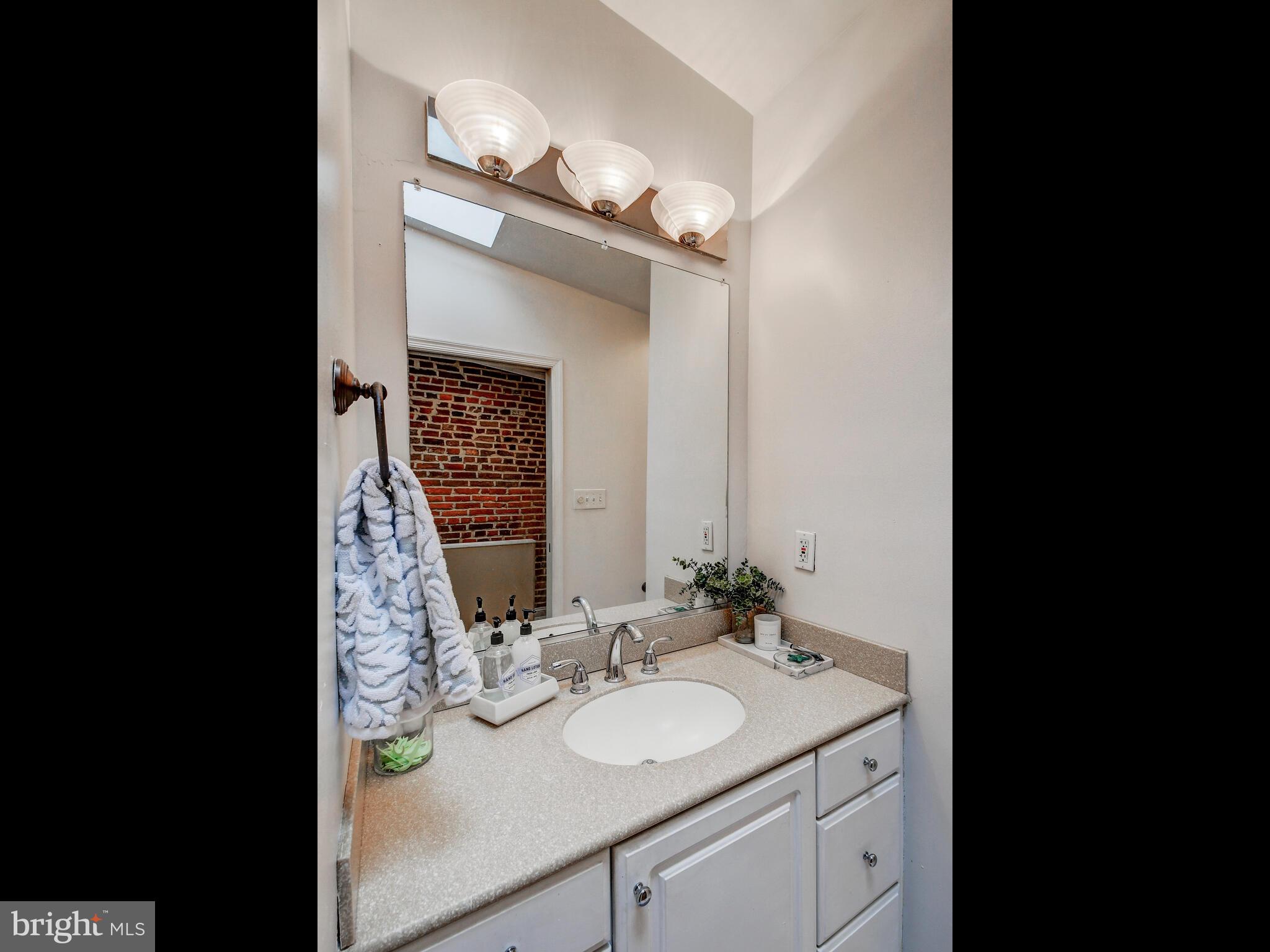 FEDERAL HILL HISTORIC DISTRICT - Residential Lease