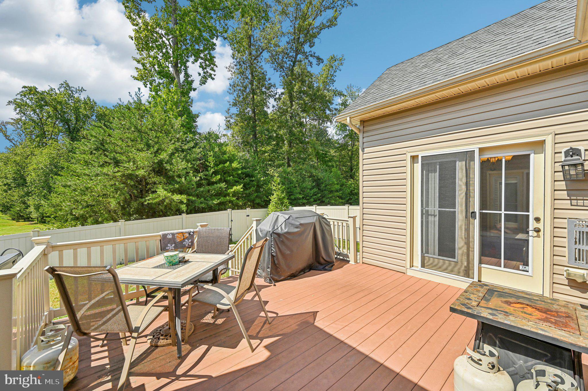 CREEKSIDE VILLAGE AT TANYARD SPRINGS - Residential