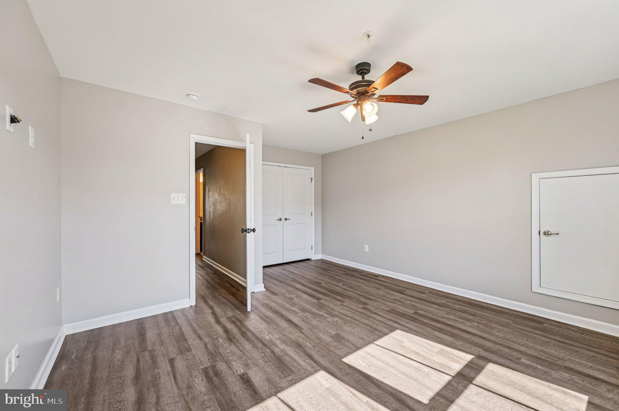 CREEKSIDE VILLAGE AT TANYARD SPRINGS - Residential