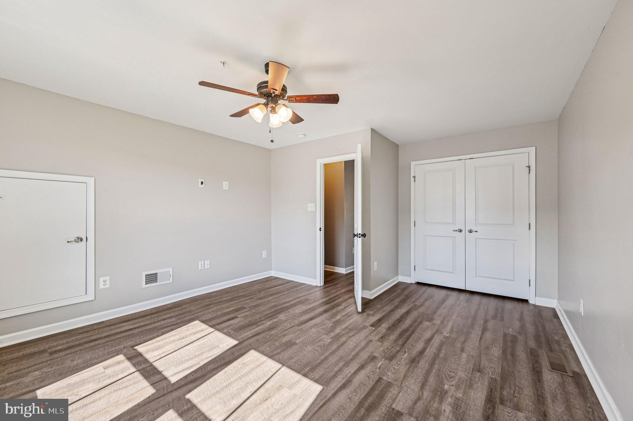 CREEKSIDE VILLAGE AT TANYARD SPRINGS - Residential