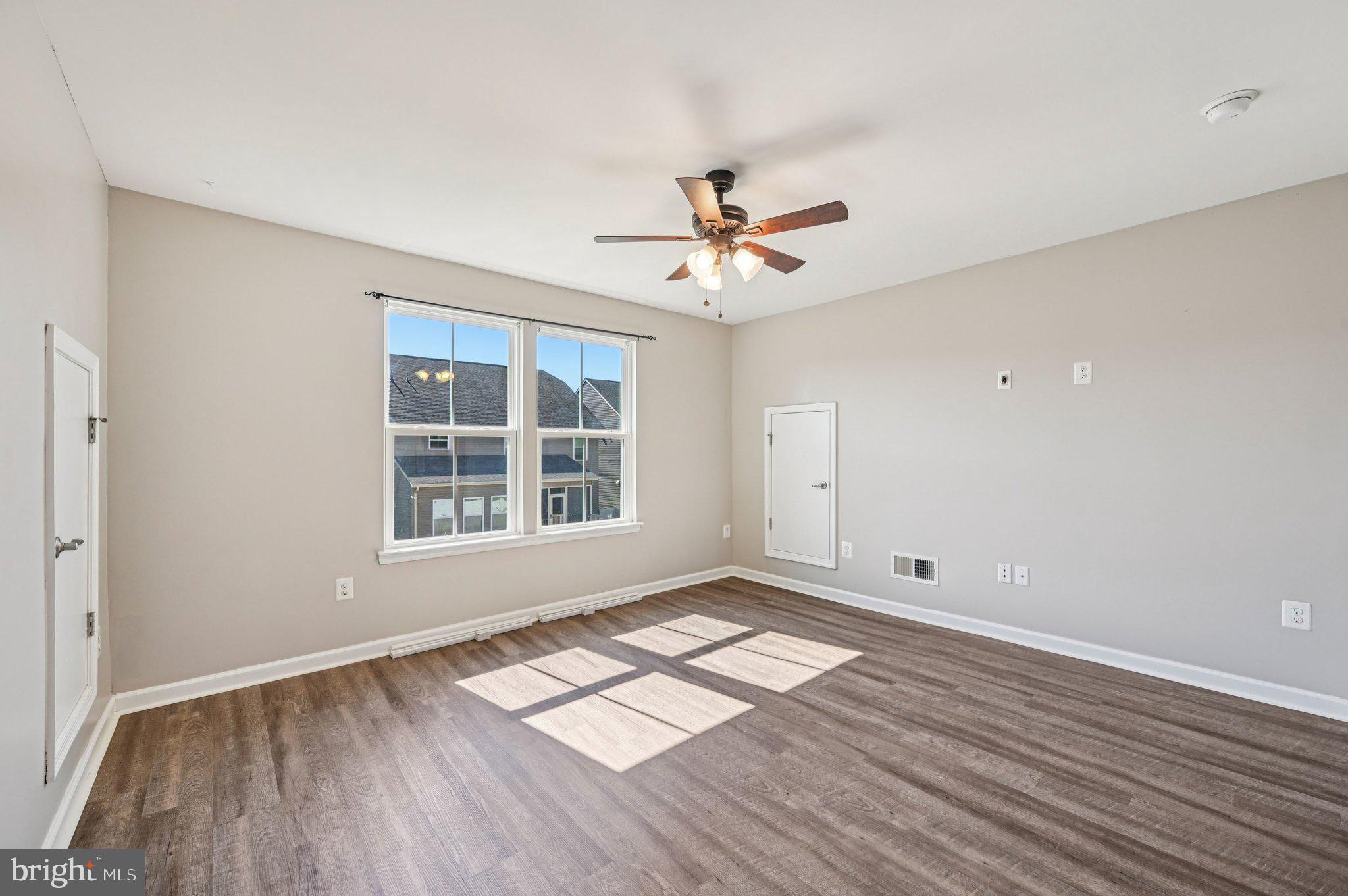 CREEKSIDE VILLAGE AT TANYARD SPRINGS - Residential