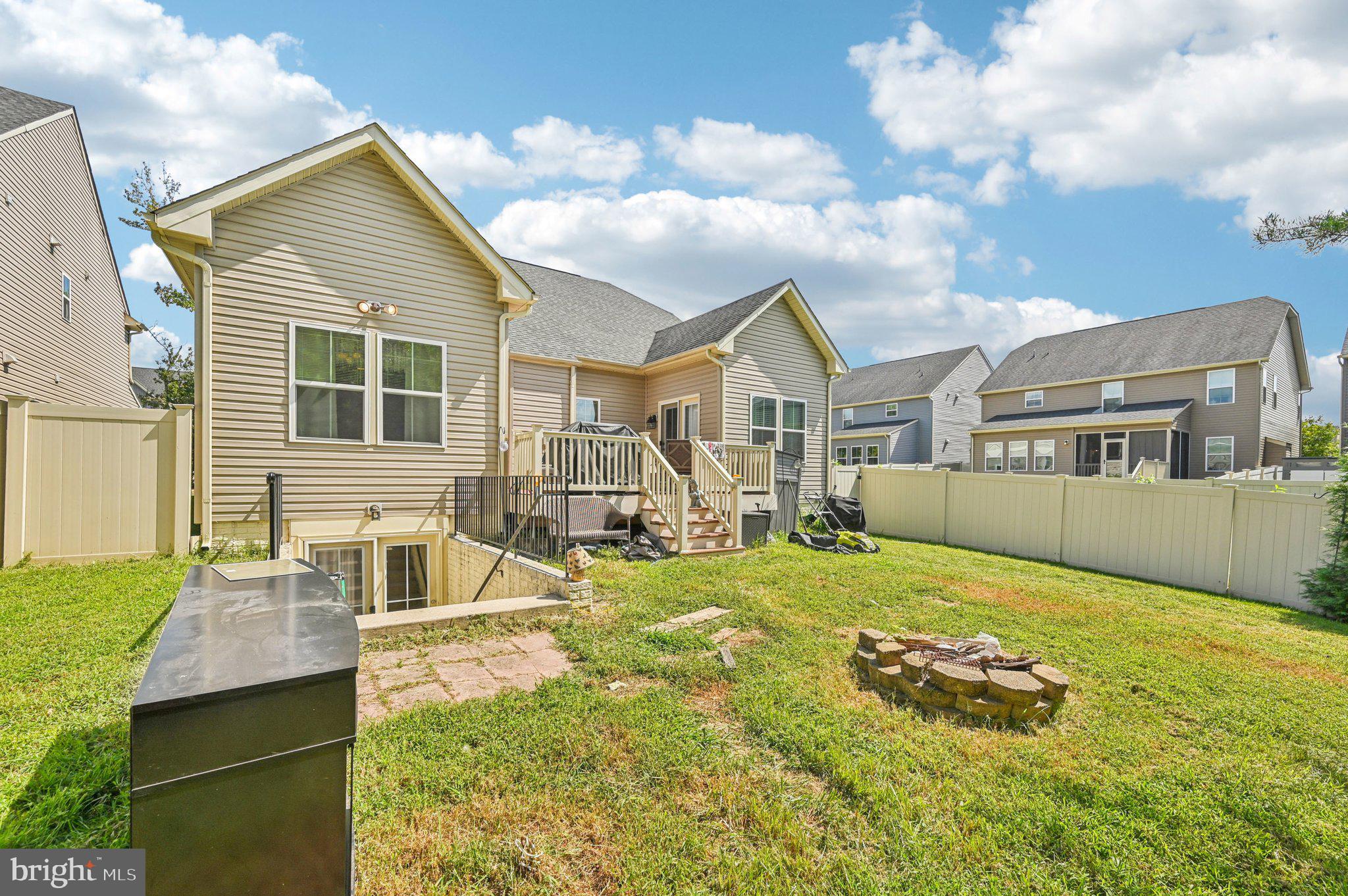 CREEKSIDE VILLAGE AT TANYARD SPRINGS - Residential