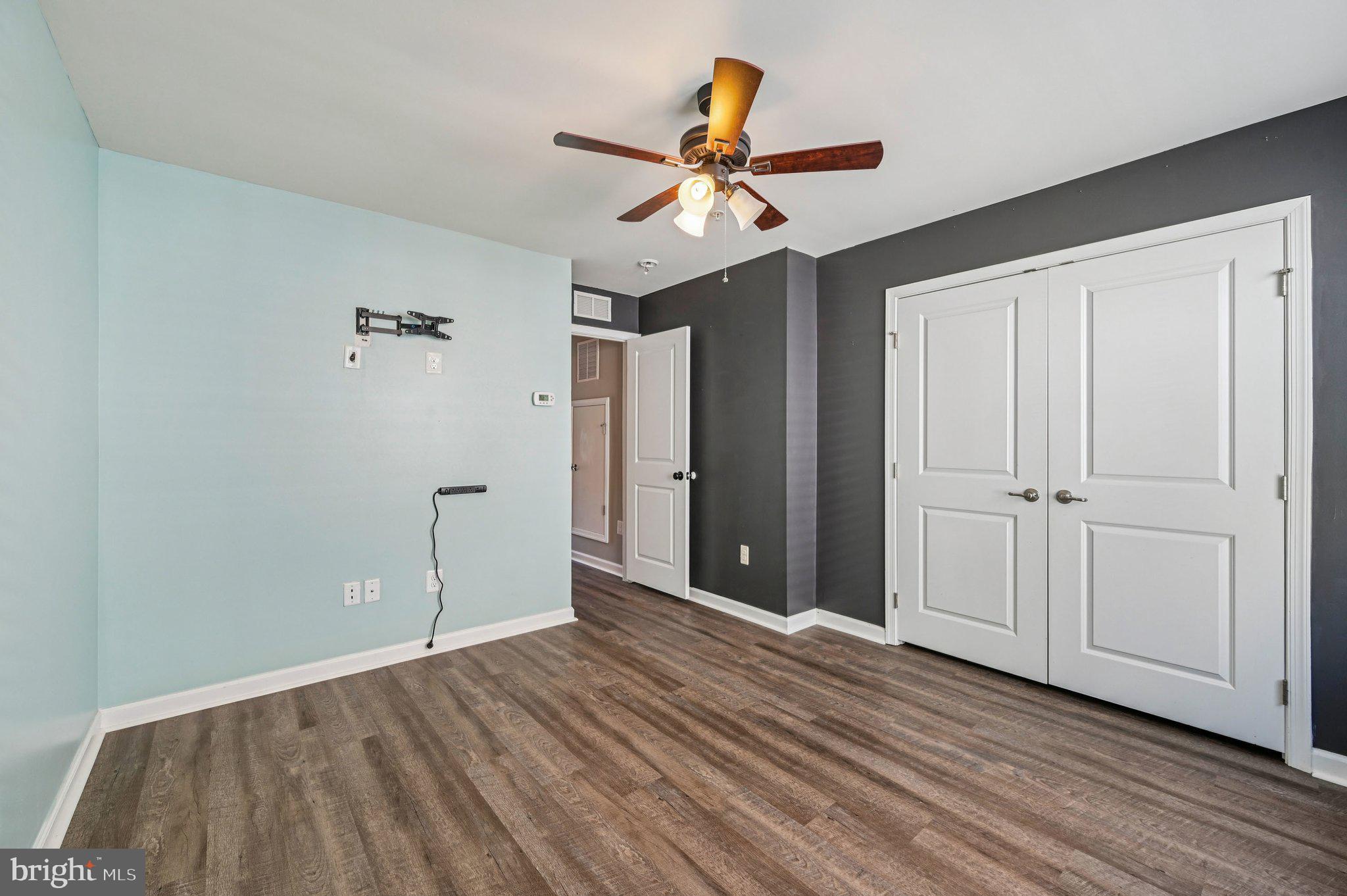 CREEKSIDE VILLAGE AT TANYARD SPRINGS - Residential