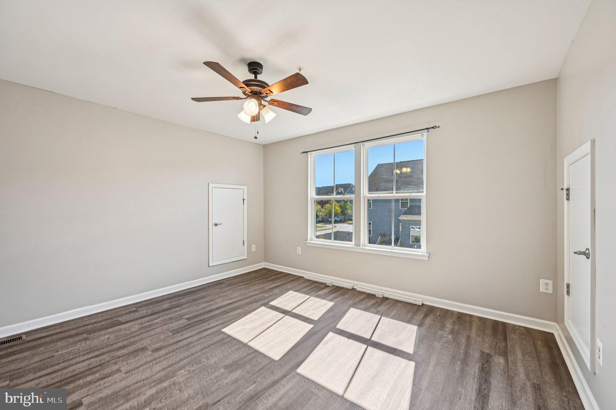 CREEKSIDE VILLAGE AT TANYARD SPRINGS - Residential