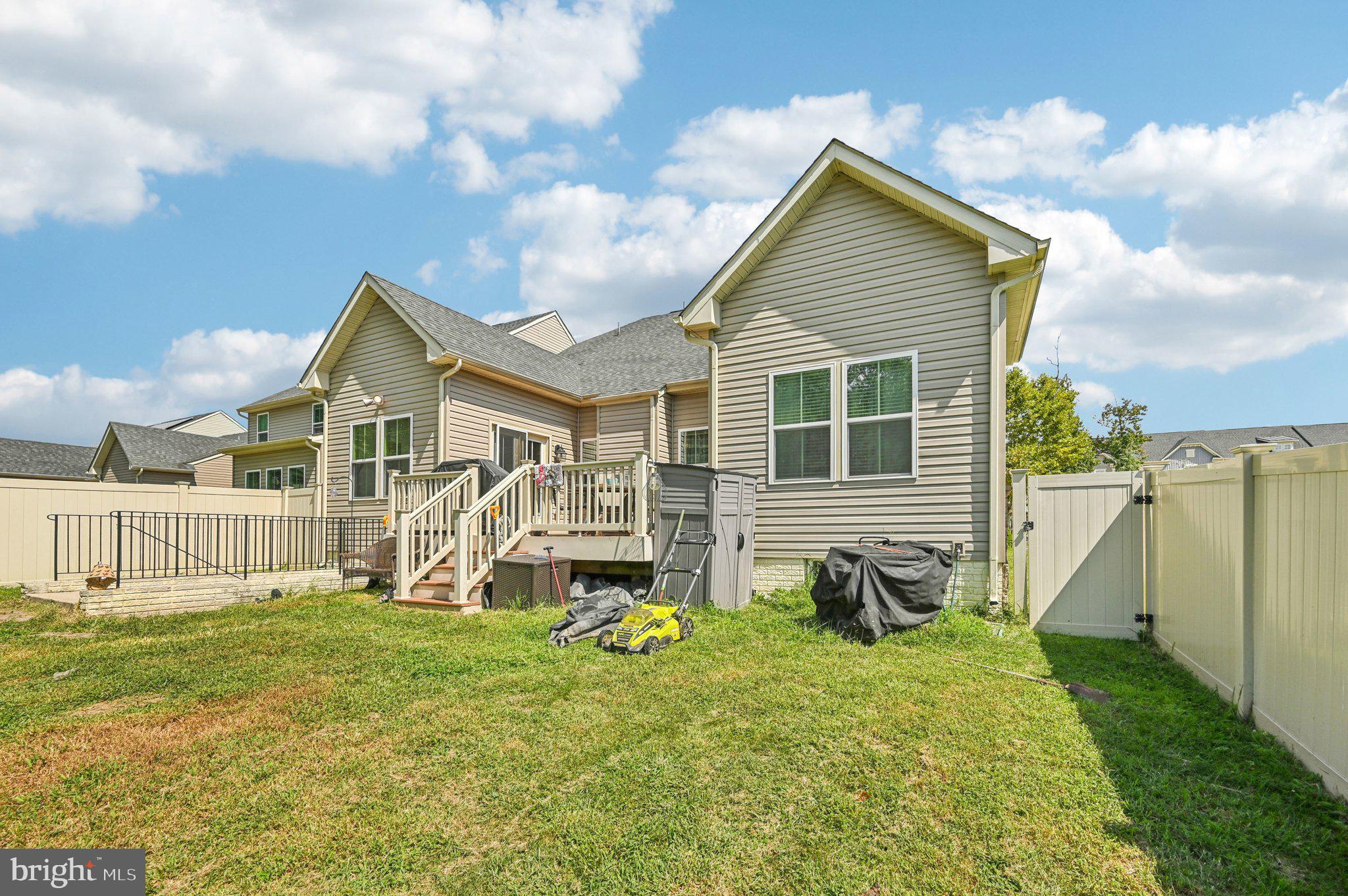 CREEKSIDE VILLAGE AT TANYARD SPRINGS - Residential