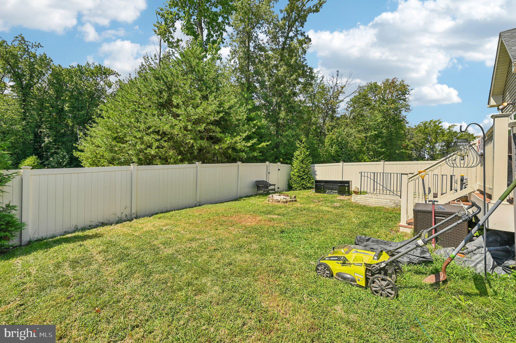 CREEKSIDE VILLAGE AT TANYARD SPRINGS - Residential