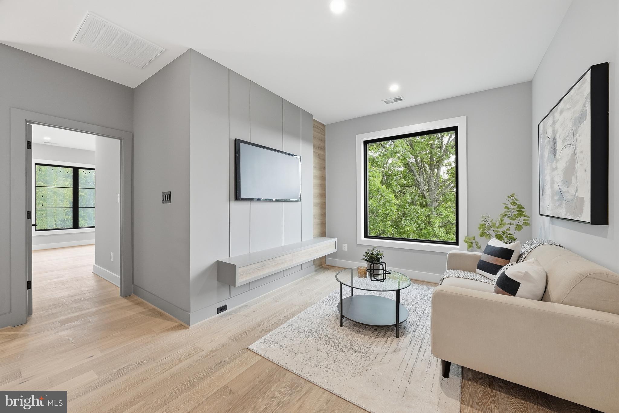 GRASS RIDGE - Residential