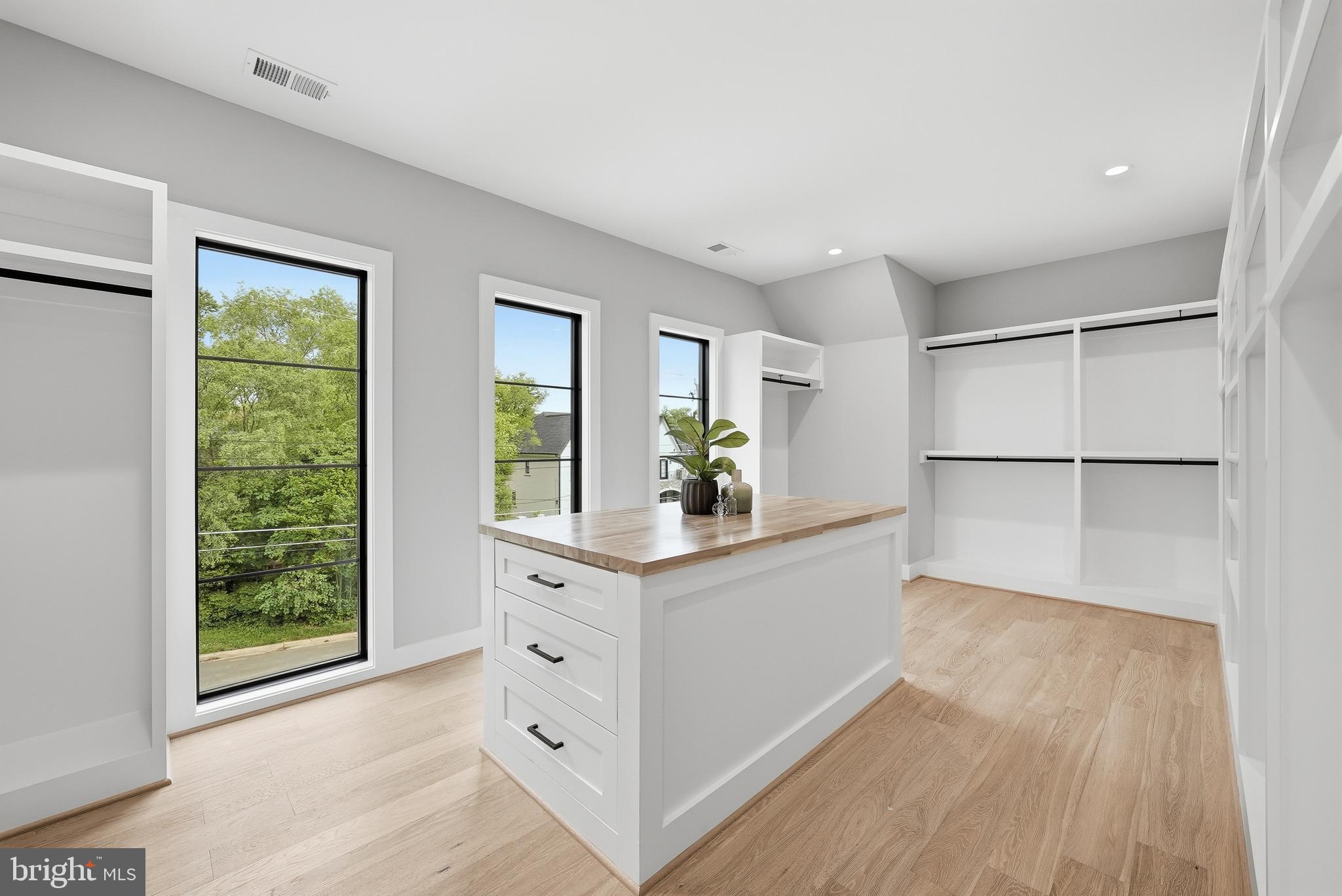 GRASS RIDGE - Residential