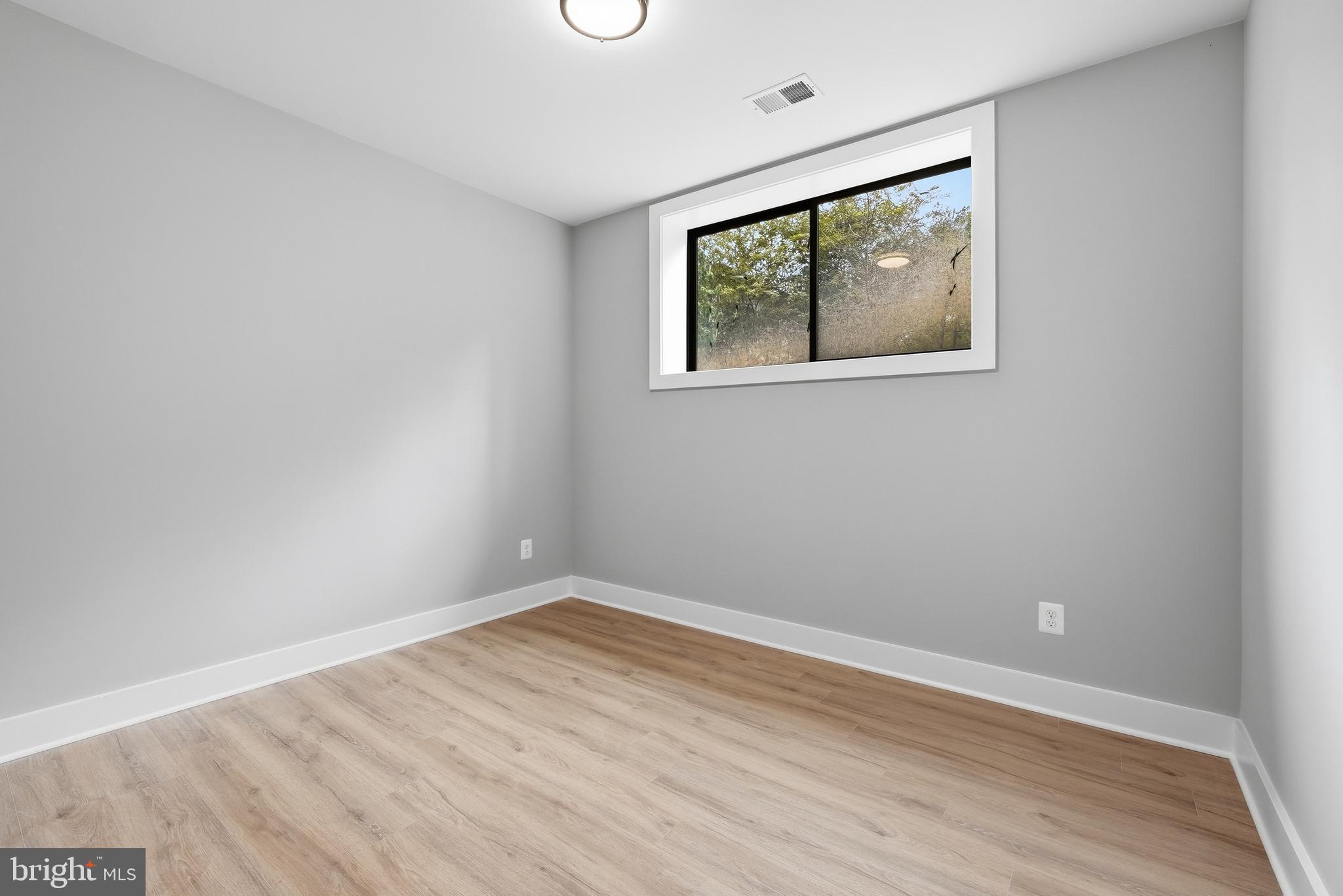GRASS RIDGE - Residential