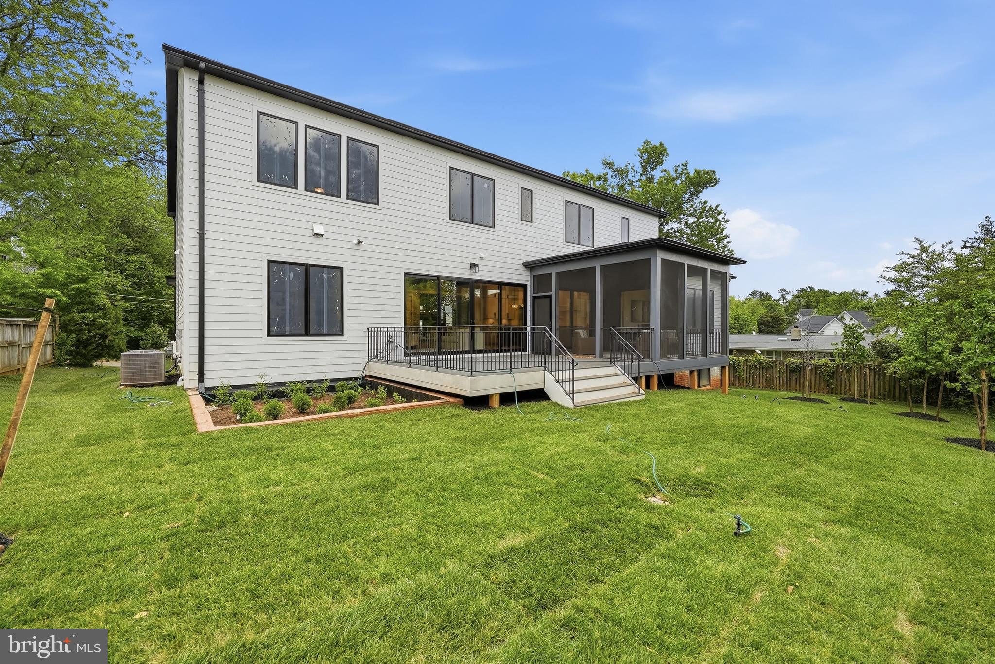 GRASS RIDGE - Residential
