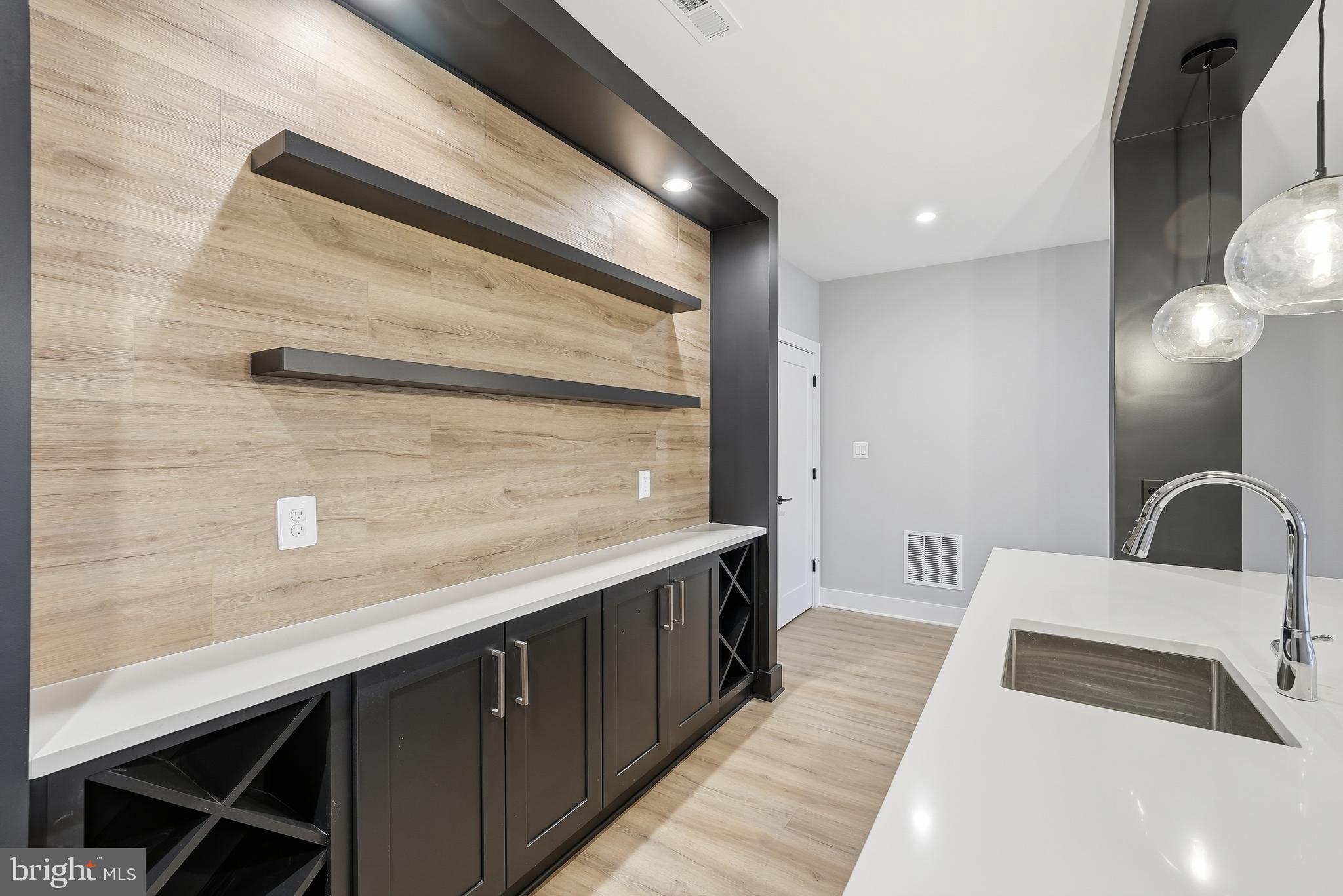GRASS RIDGE - Residential