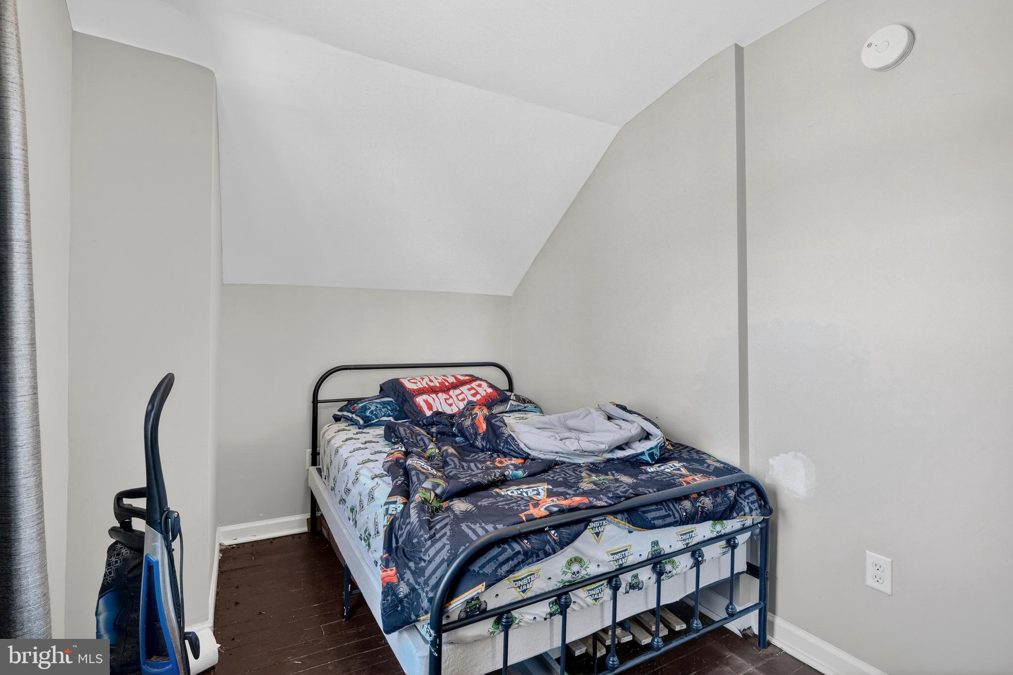 LAURAVILLE HISTORIC DISTRICT - Residential