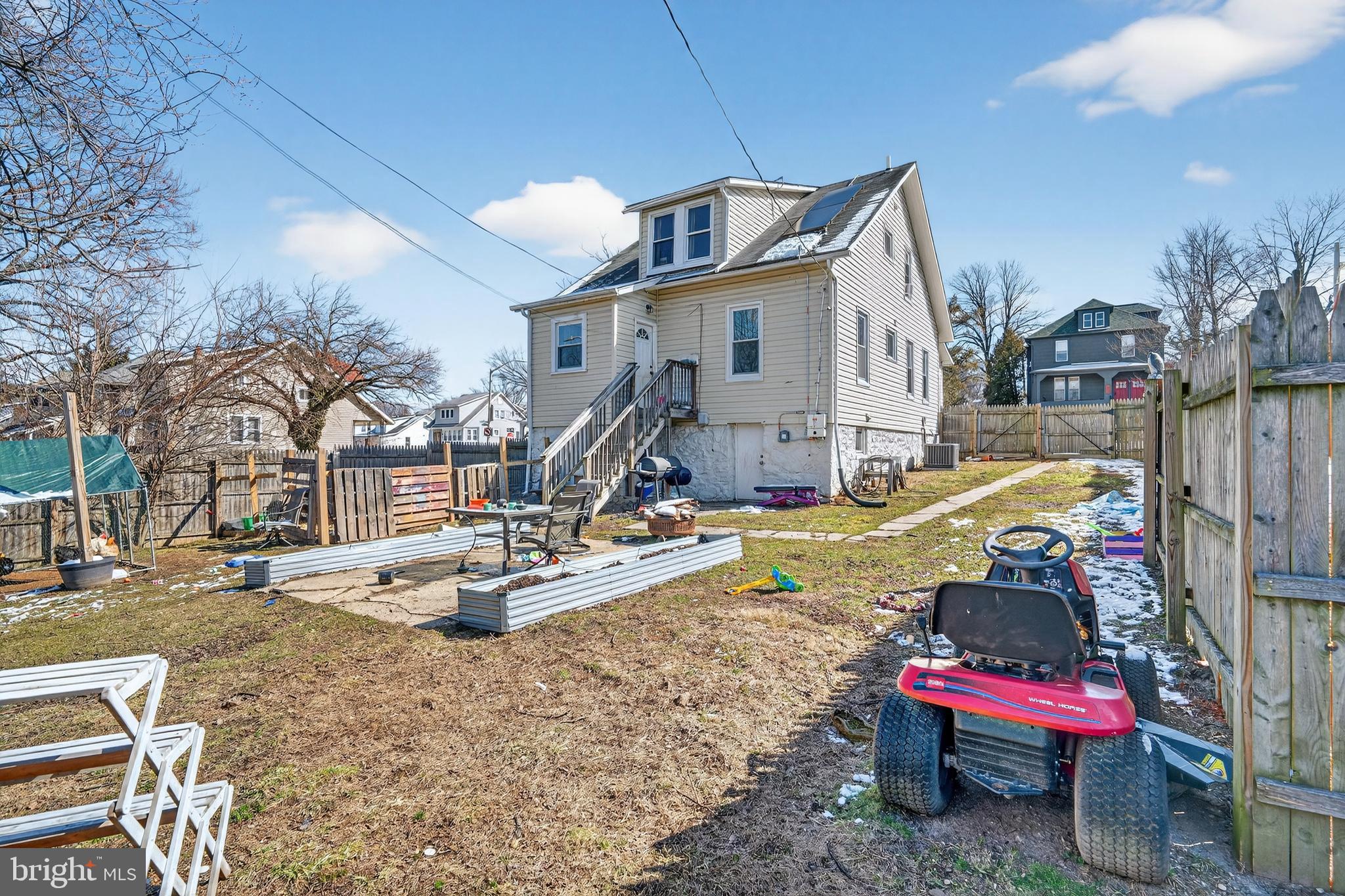 LAURAVILLE HISTORIC DISTRICT - Residential