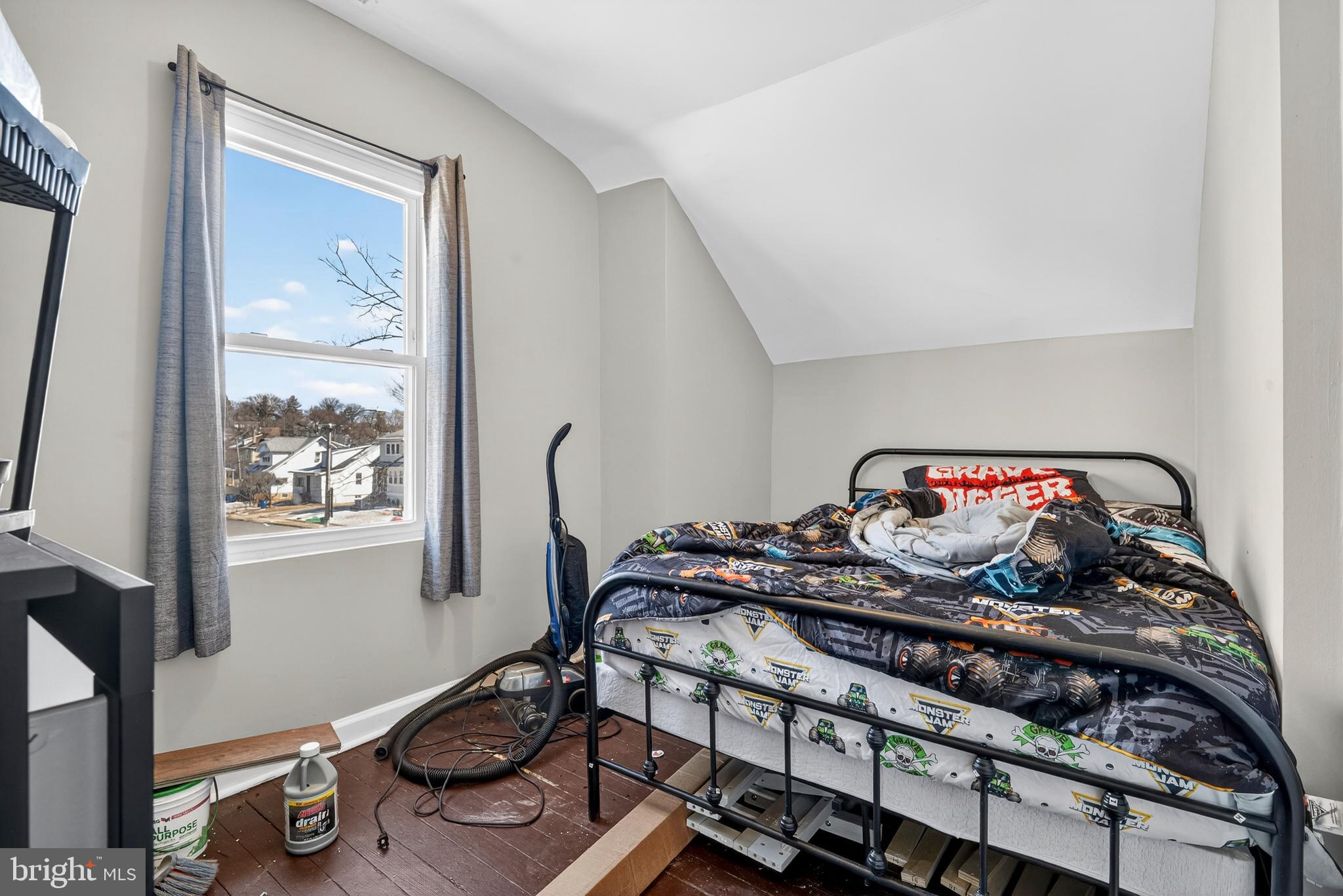 LAURAVILLE HISTORIC DISTRICT - Residential