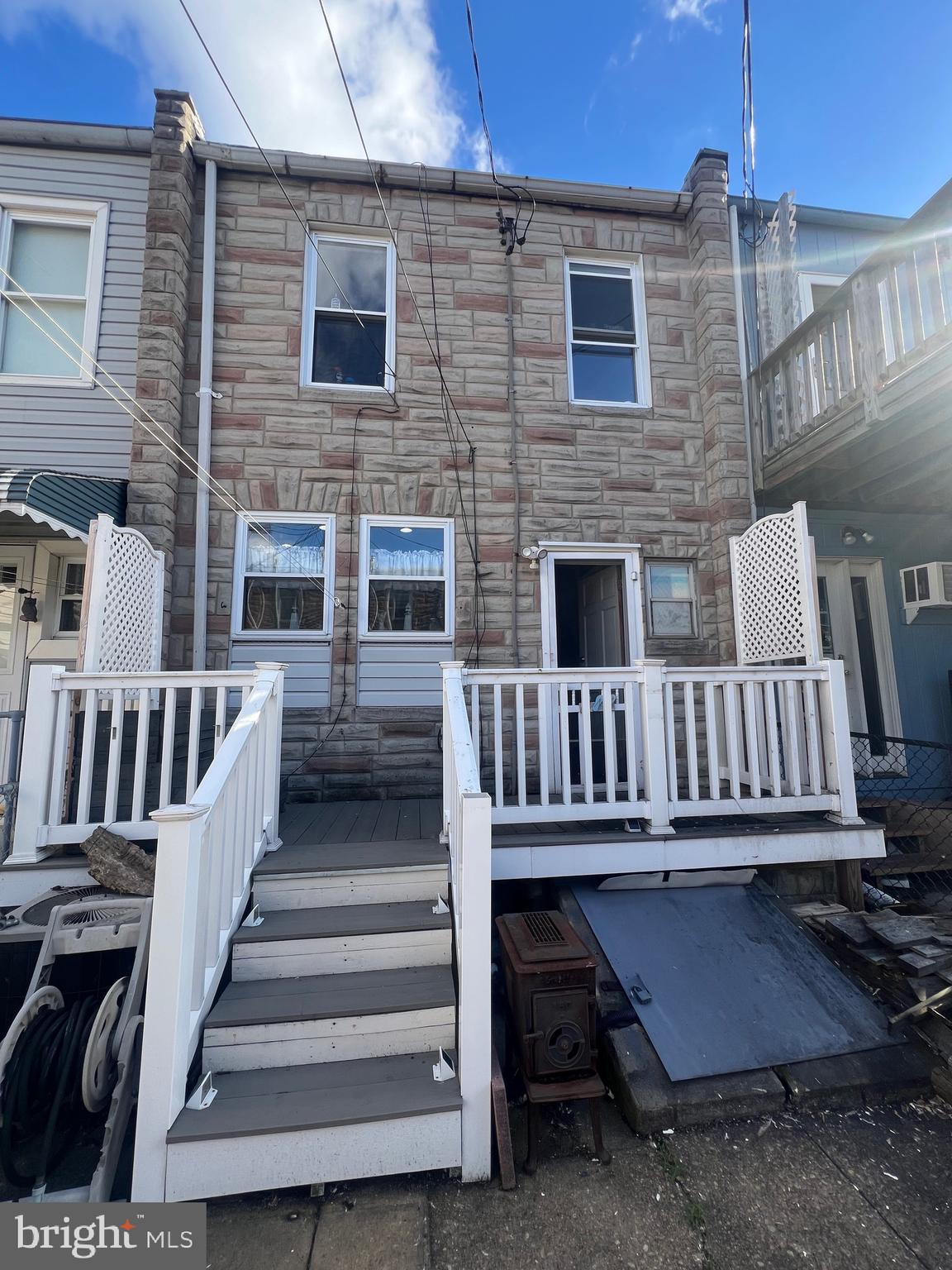 LOCUST POINT - Residential