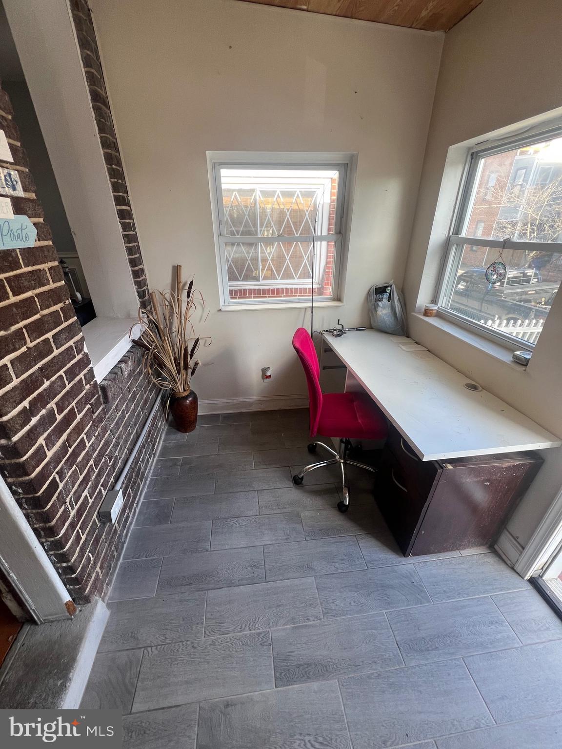 LOCUST POINT - Residential