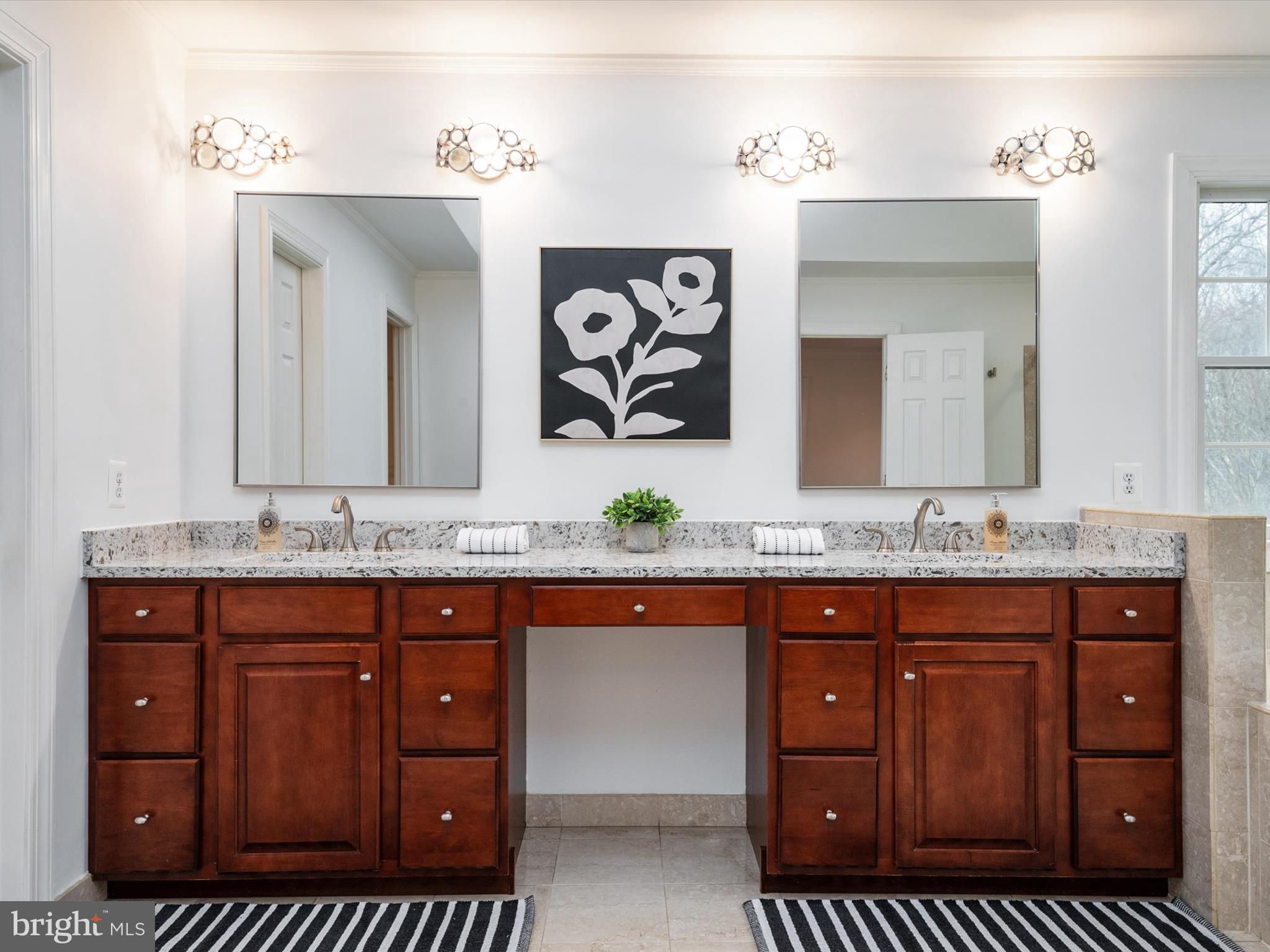 SOUTH RIVER COLONY - Residential