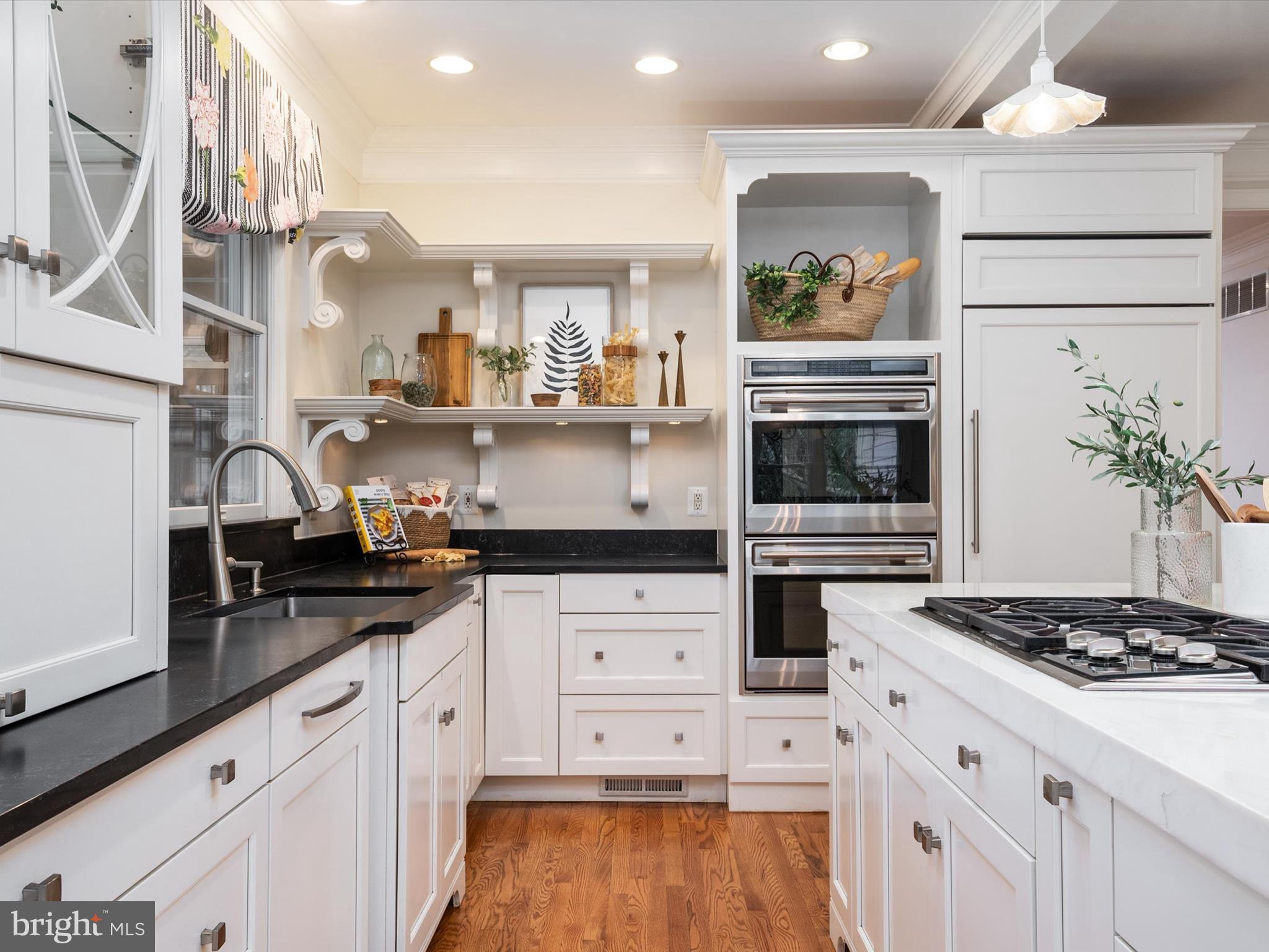 SOUTH RIVER COLONY - Residential