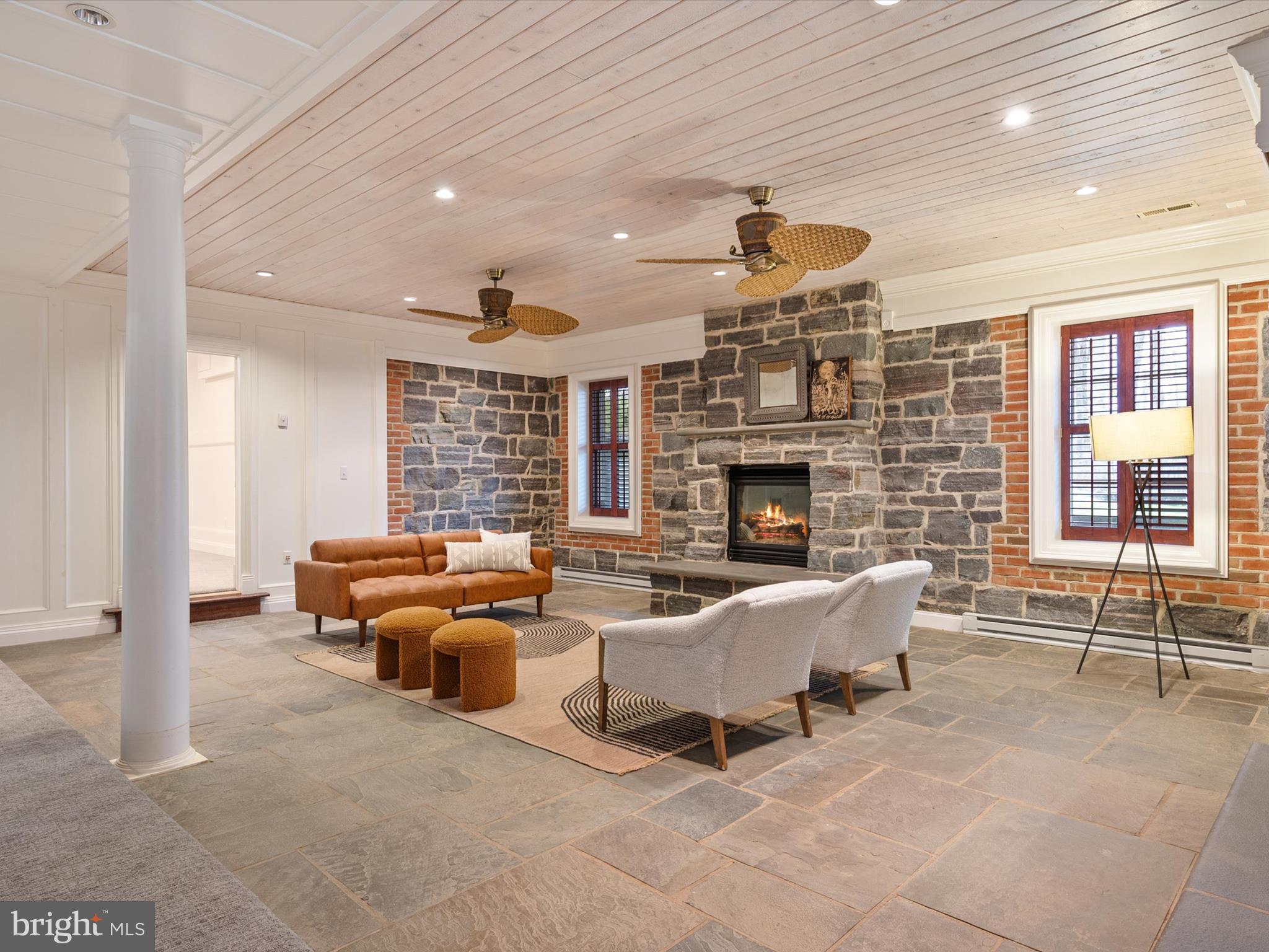 SOUTH RIVER COLONY - Residential