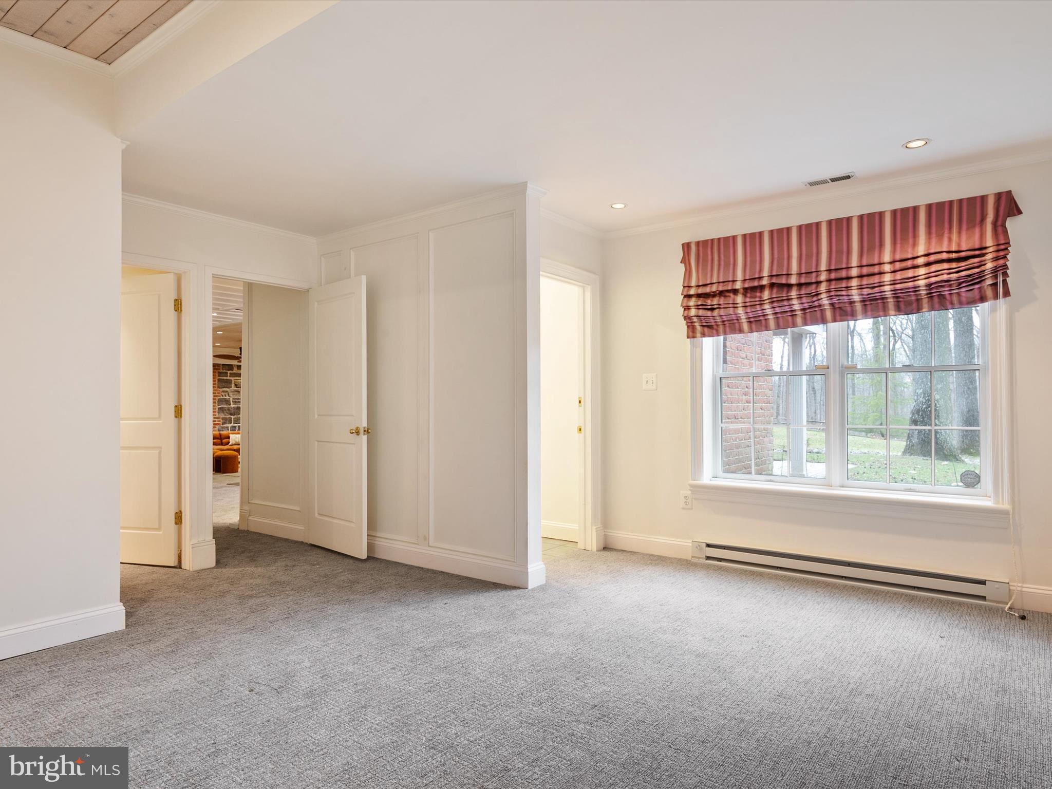 SOUTH RIVER COLONY - Residential