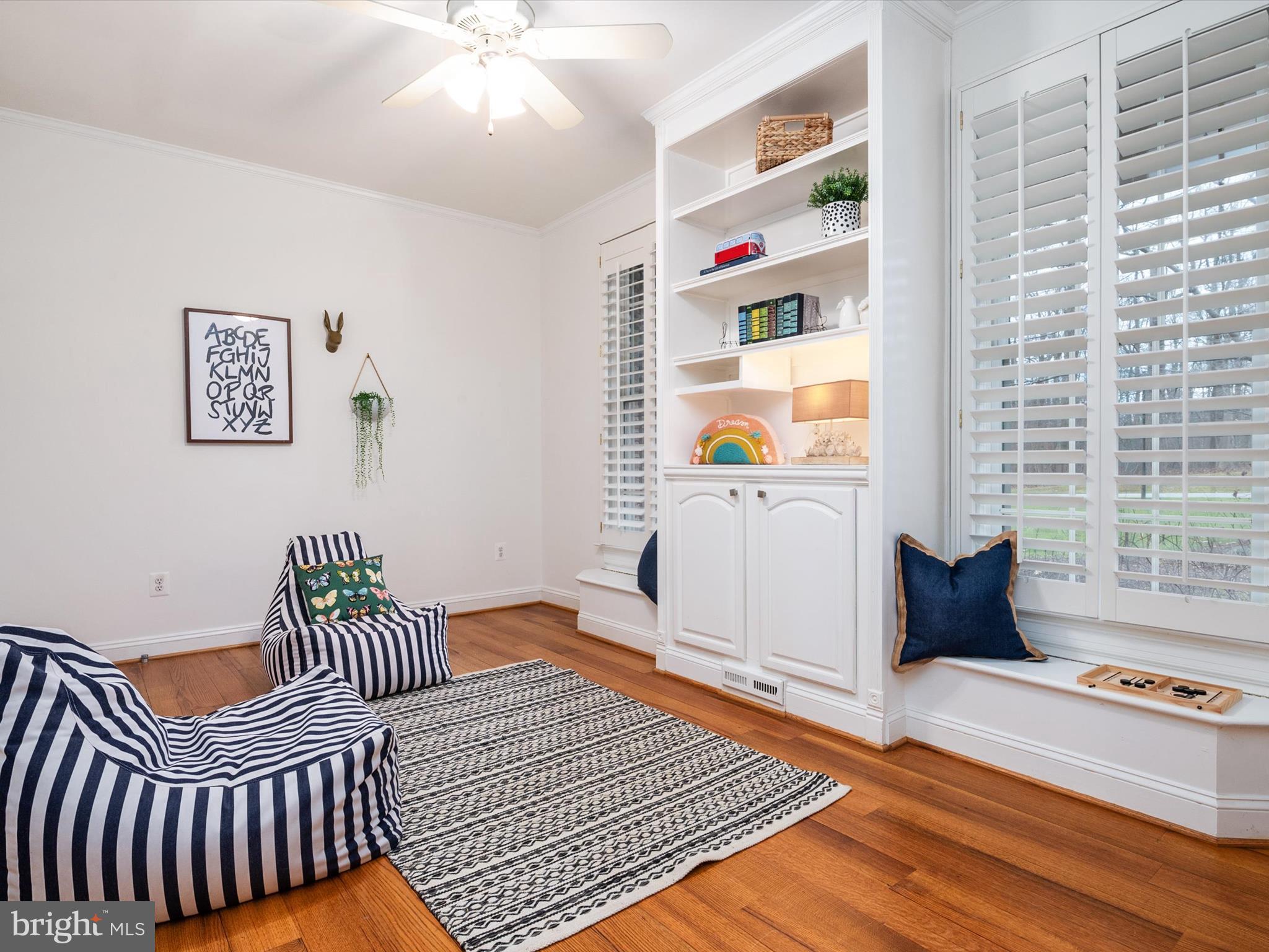 SOUTH RIVER COLONY - Residential