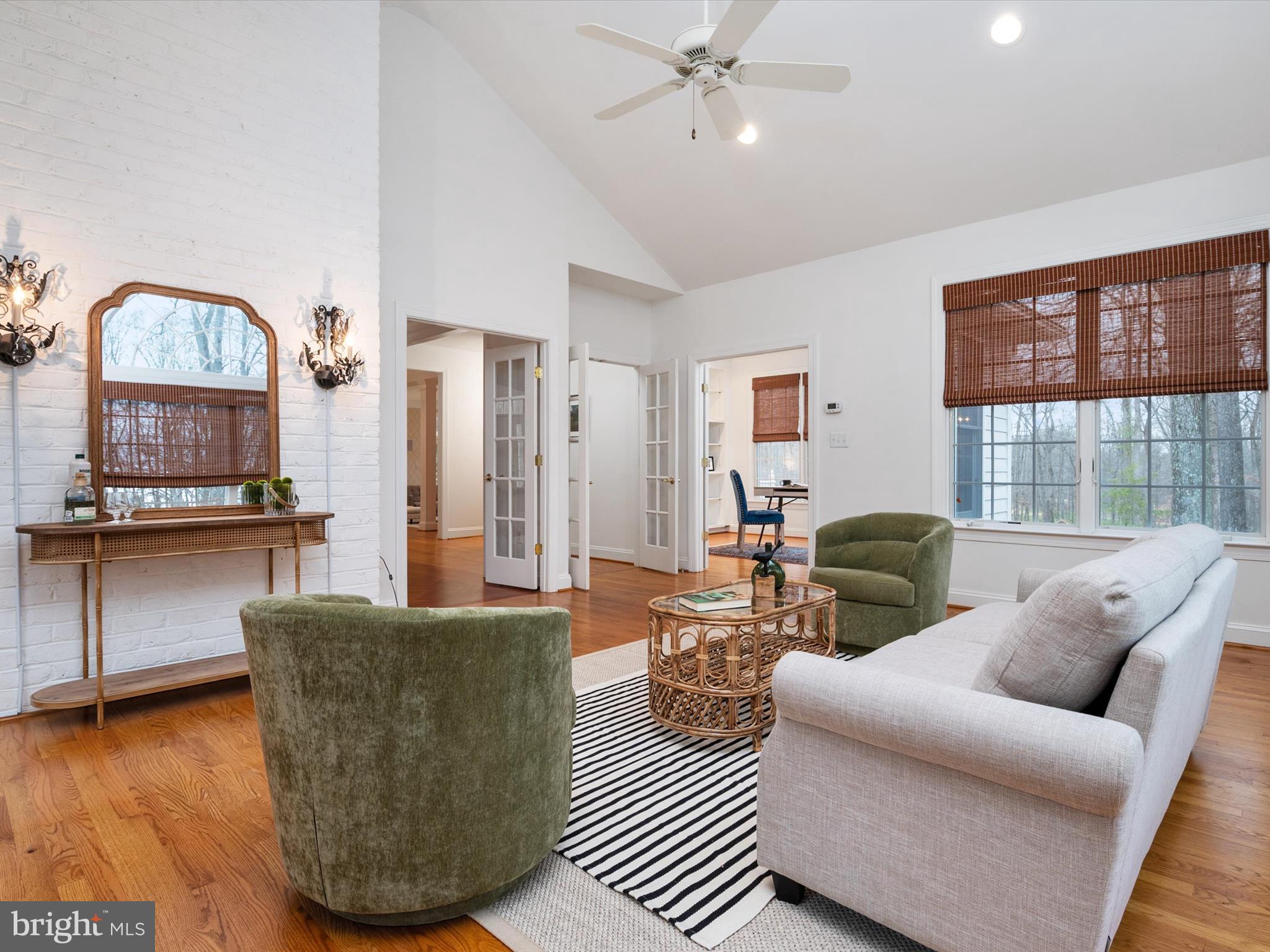 SOUTH RIVER COLONY - Residential