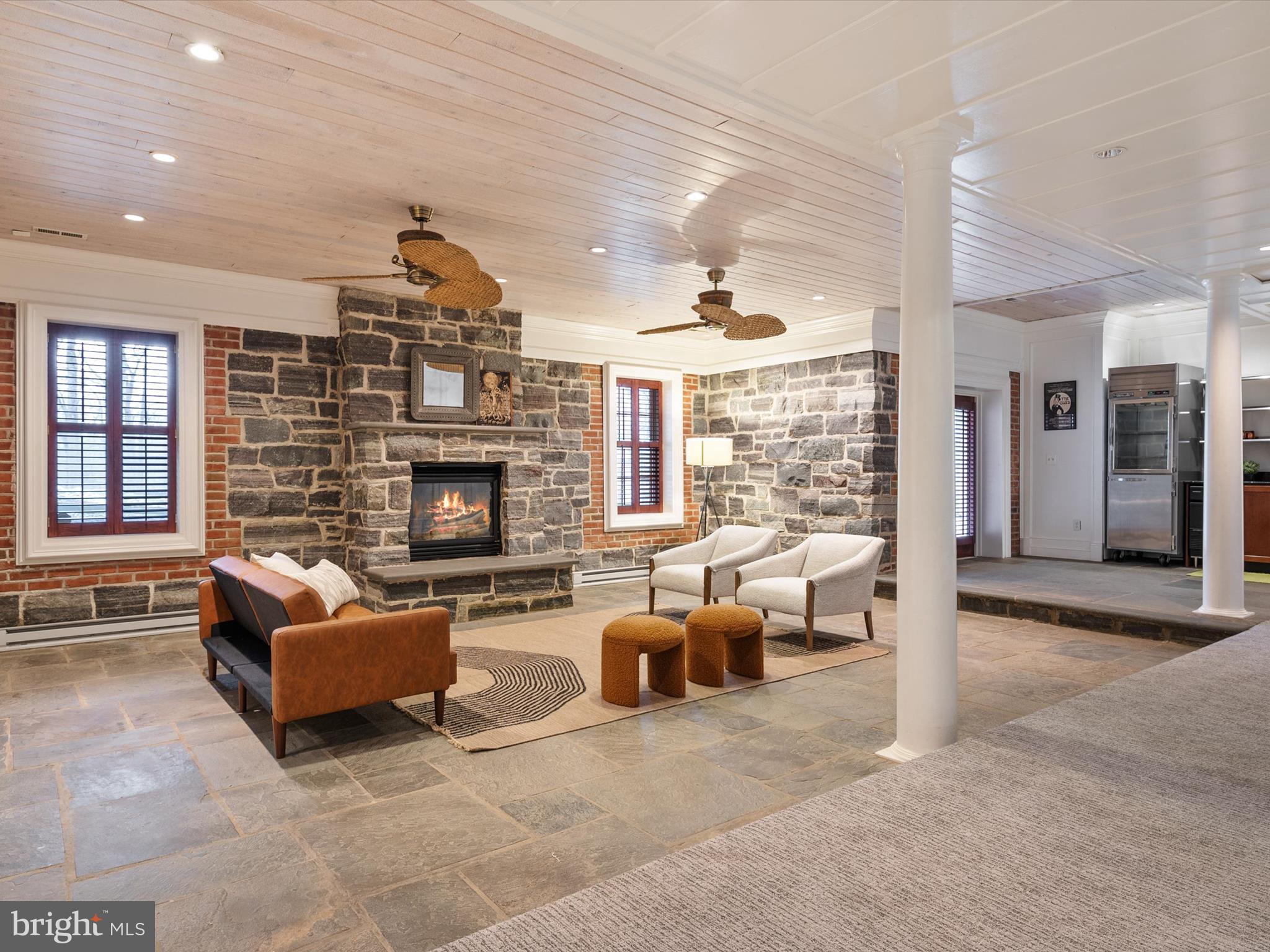 SOUTH RIVER COLONY - Residential