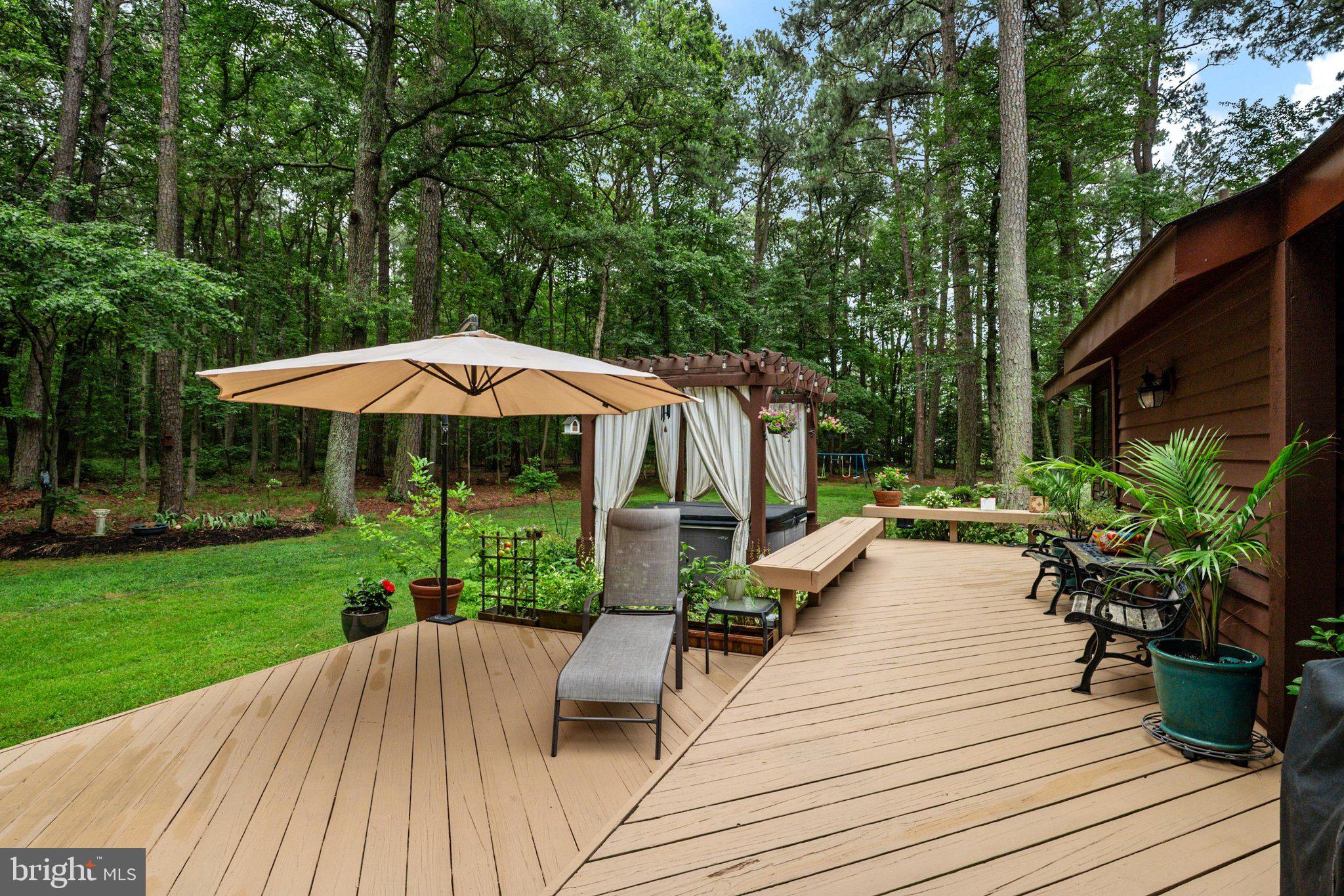 121 EARECKSON LANE