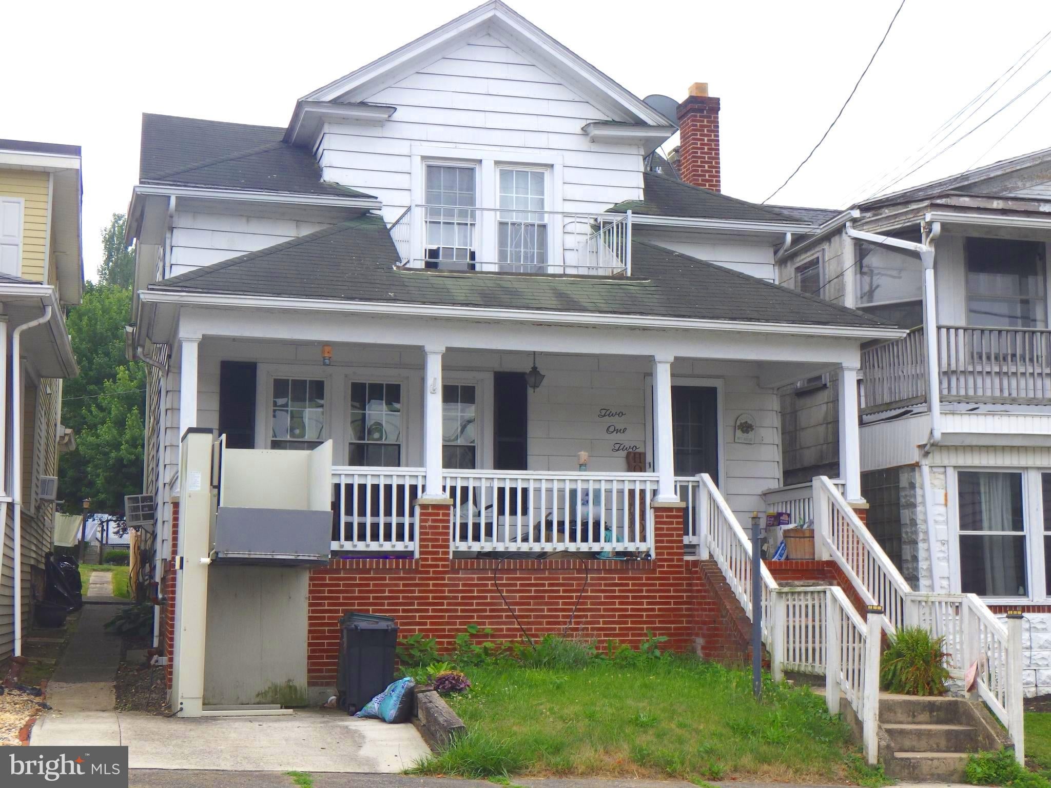 212 E SUNBURY STREET