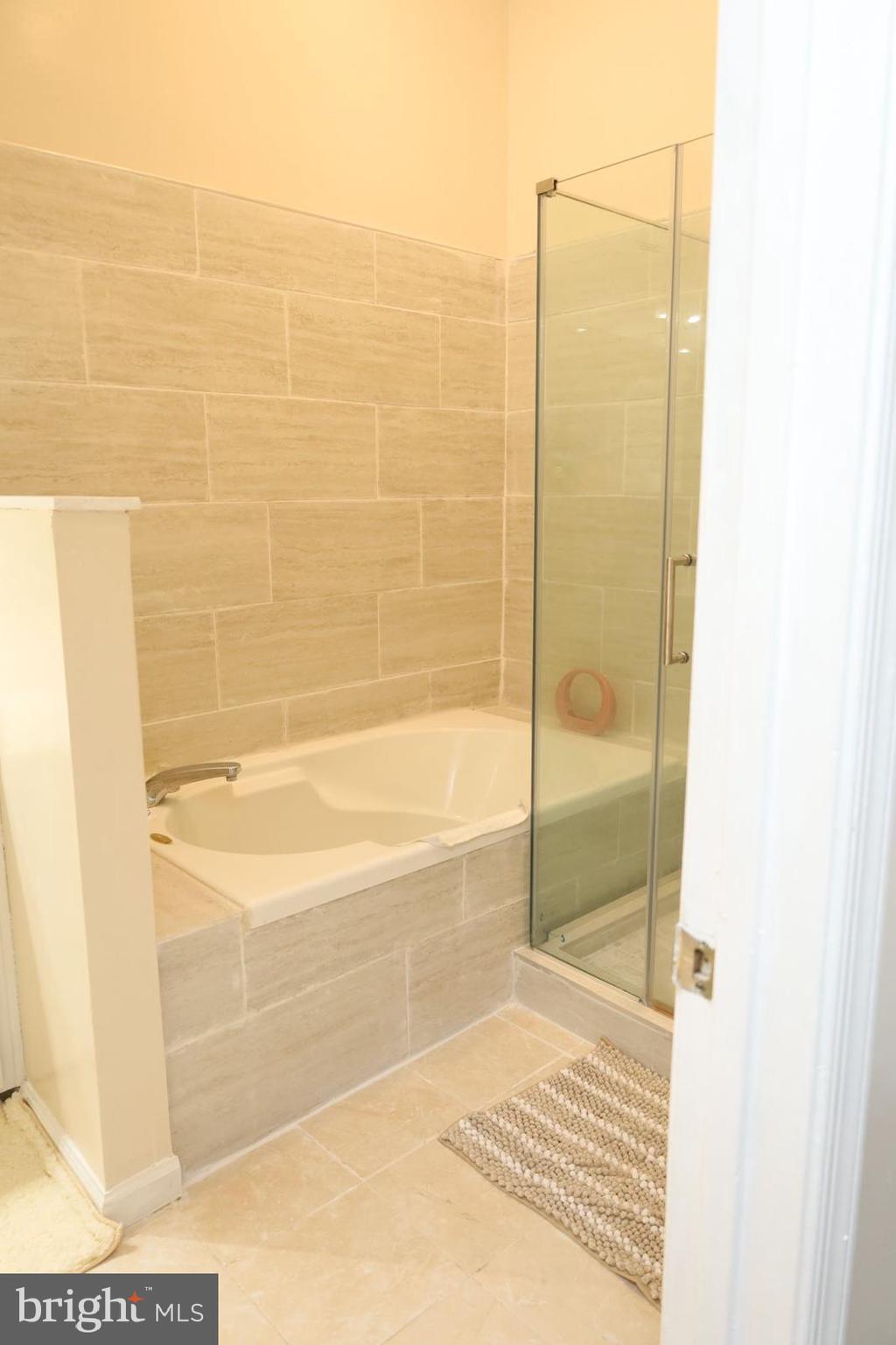 KINGS GRANT - Residential