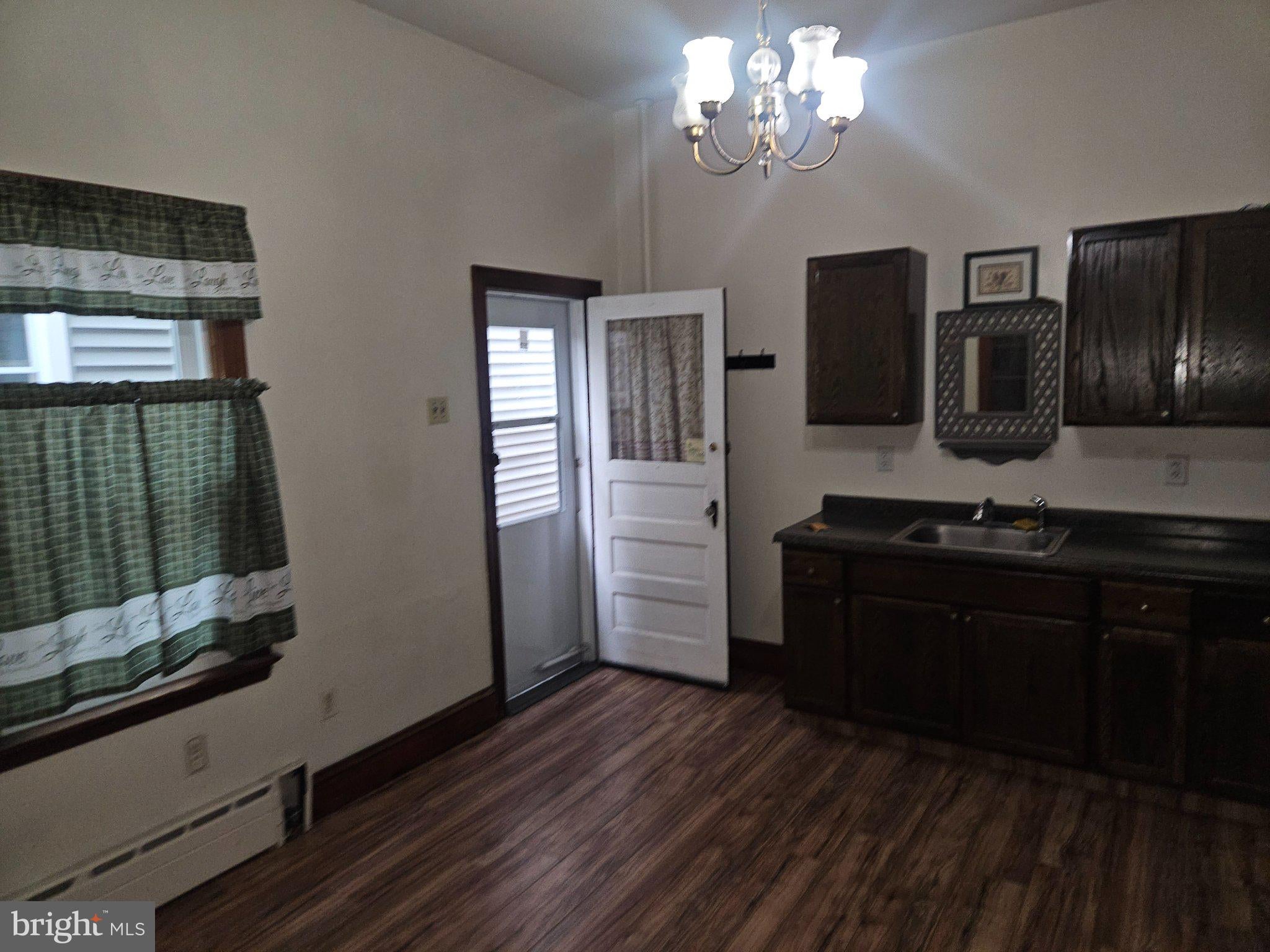 521 E BROAD STREET APT 2