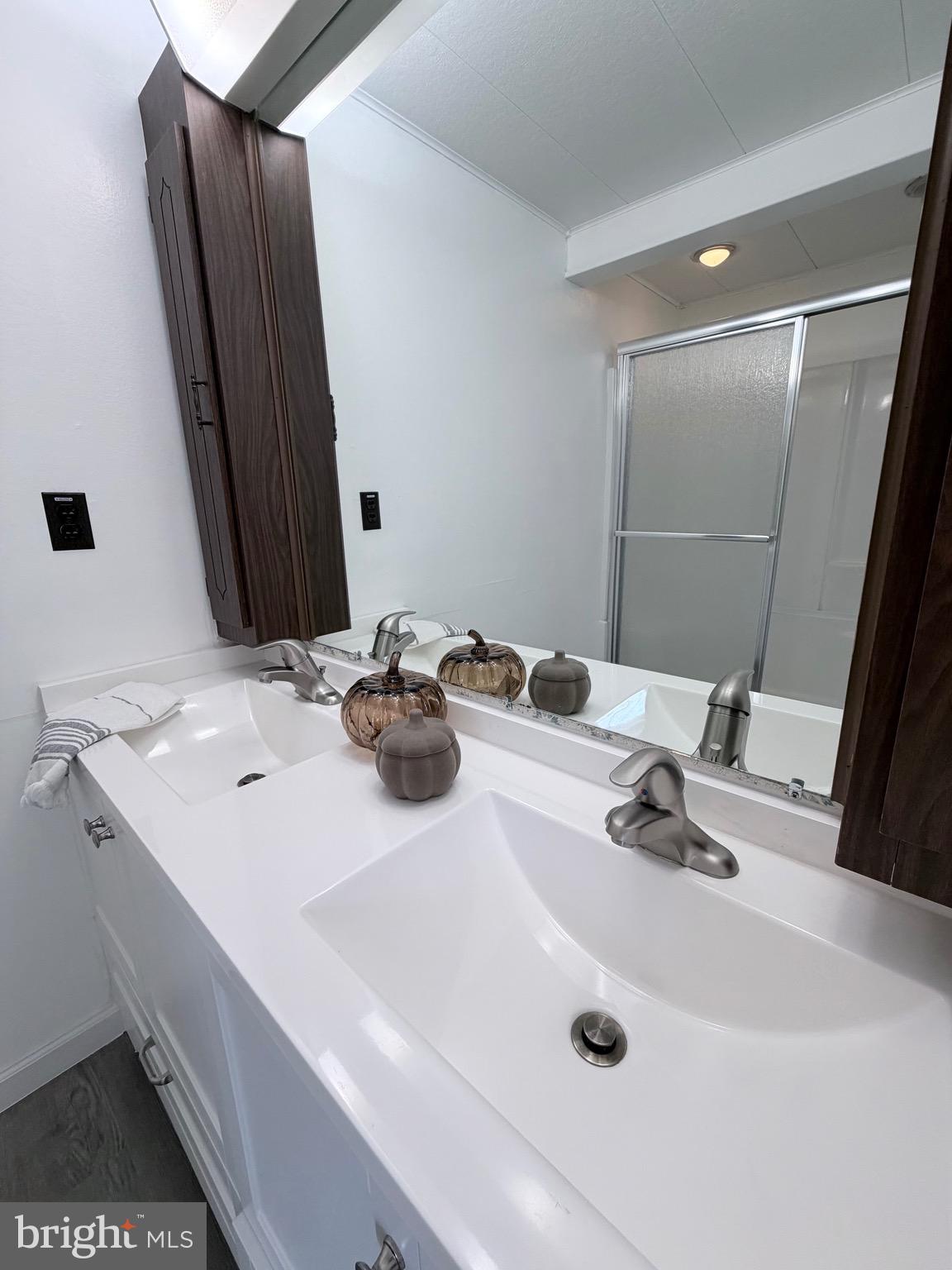 CENTREVILLE - Residential Lease