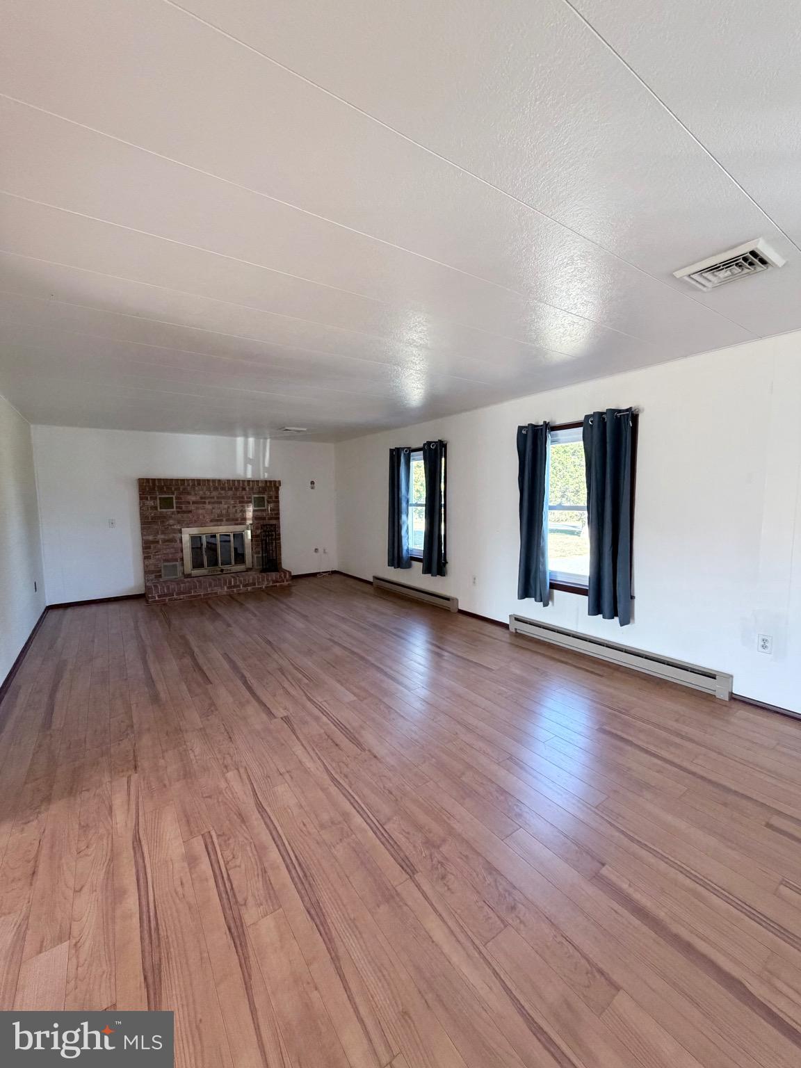 CENTREVILLE - Residential Lease