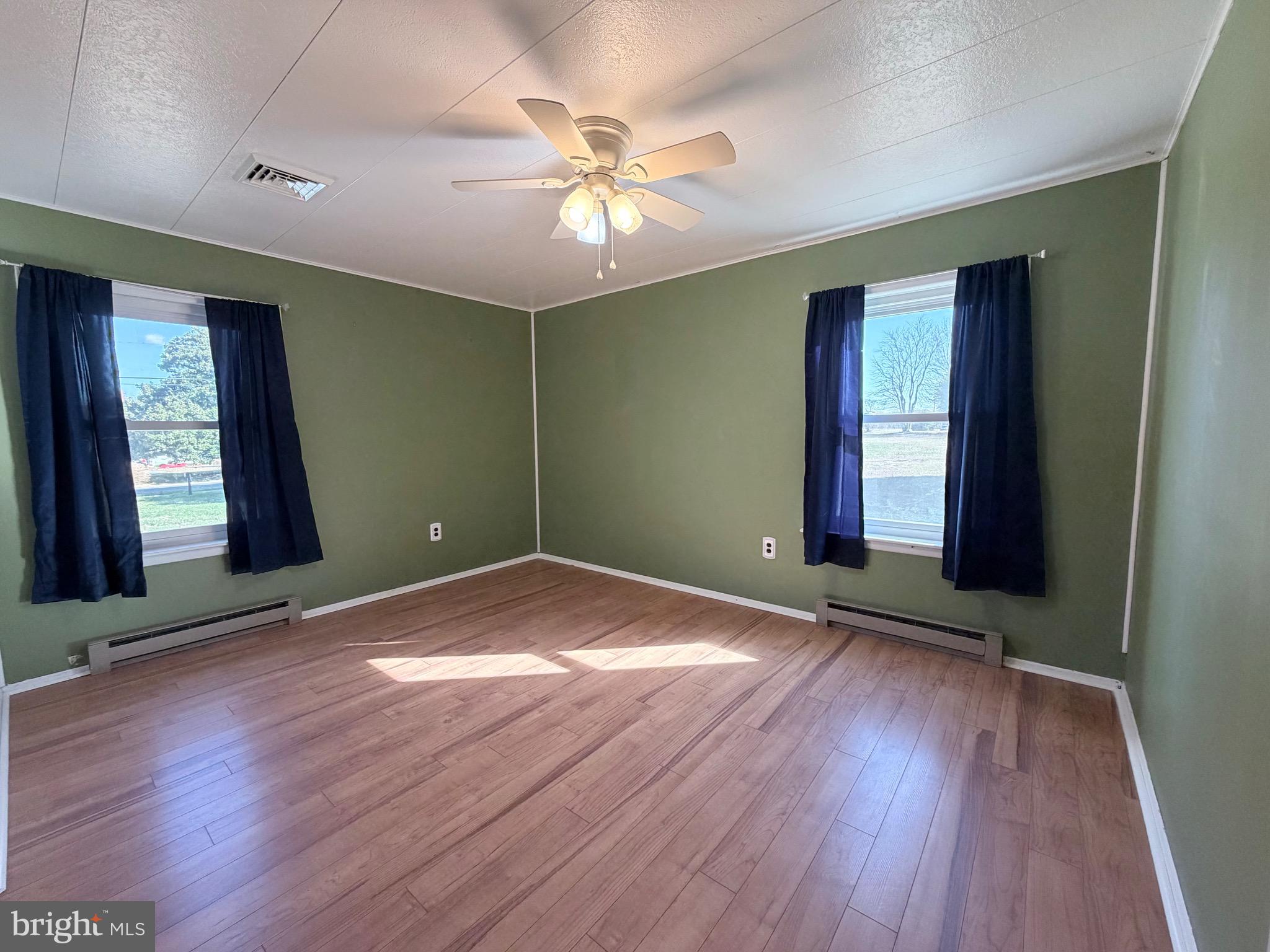 CENTREVILLE - Residential Lease