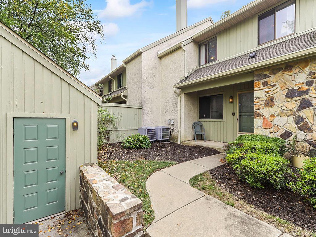 1667 HUNTERS COURT