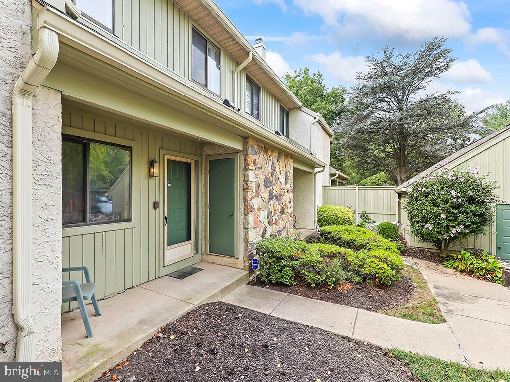 Rarely Offered Yardley Corner Townhome with Walk-Out Basement Backing to a Pond!
This spacious townhome is a Short Sale – Sold As-Is. Enjoy peaceful pond views from the wooden balcony or the walk-out basement to a patio. The main level features a formal living with sliding doors to the deck and dining room, an eat-in kitchen, a cozy family room, and a half bath. Upstairs offers three generously sized bedrooms, a hall bathroom, and a laundry closet. The primary suite includes a walk-in closet, full bath, and a jacuzzi tub ( can be convertible back to the original layout). The finished third-floor loft, currently used as the primary bedroom, provides flexible space for a bedroom, office, or playroom.
Additional Features: One-car detached garage, Nearby guest parking, Dual-zone heat pump for year-round comfort and efficiency, Buyer Information: Buyer is responsible for all Lower Makefield Township resale requirements. This includes obtaining condominium resale documents, paying any unpaid HOA and capital contribution fees, and completing the sewer lateral inspection. Don’t miss this unique multi-level home in a prime Yardley location with stunning pond views!