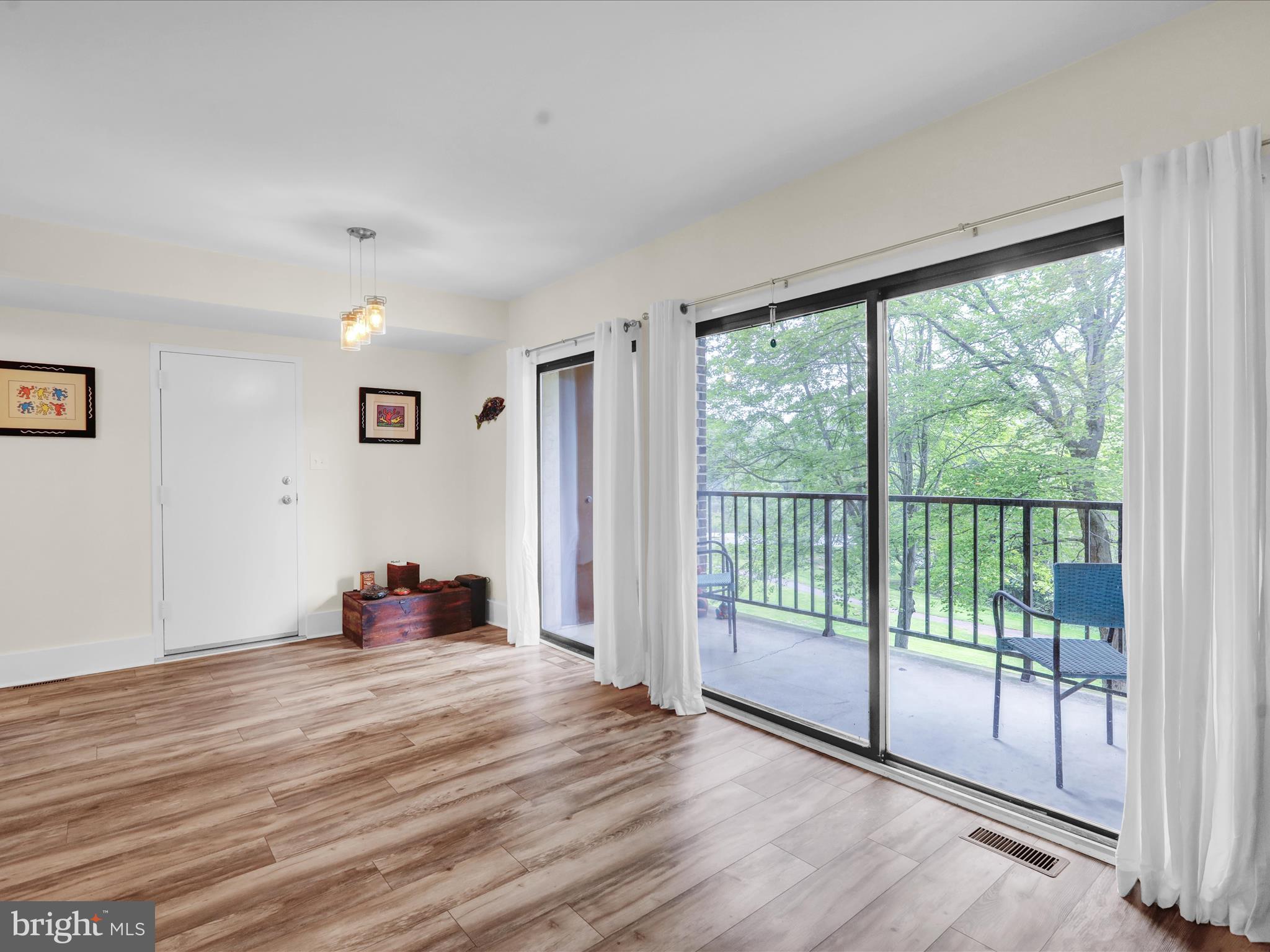 FLYING HILLS - Residential