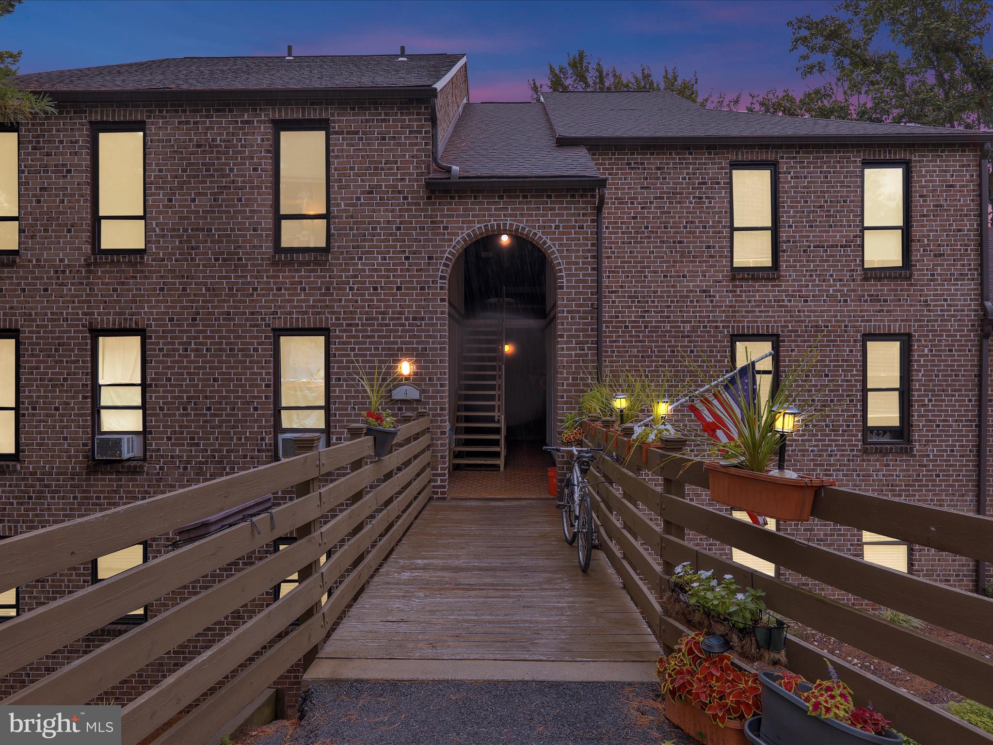 FLYING HILLS - Residential