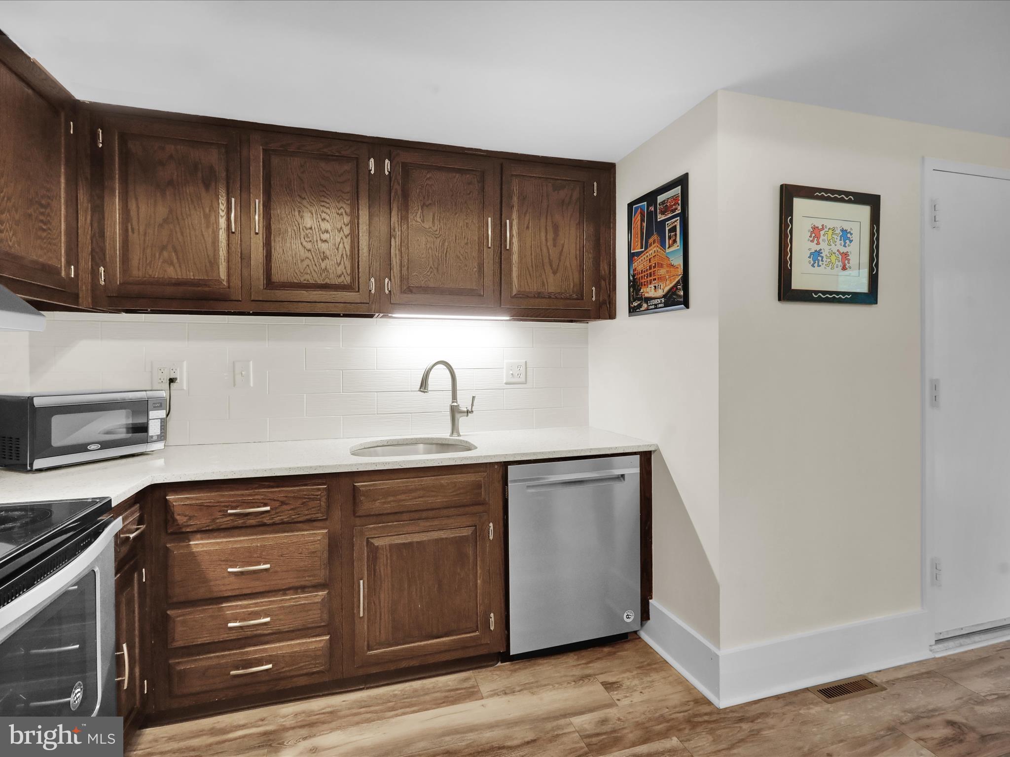 FLYING HILLS - Residential