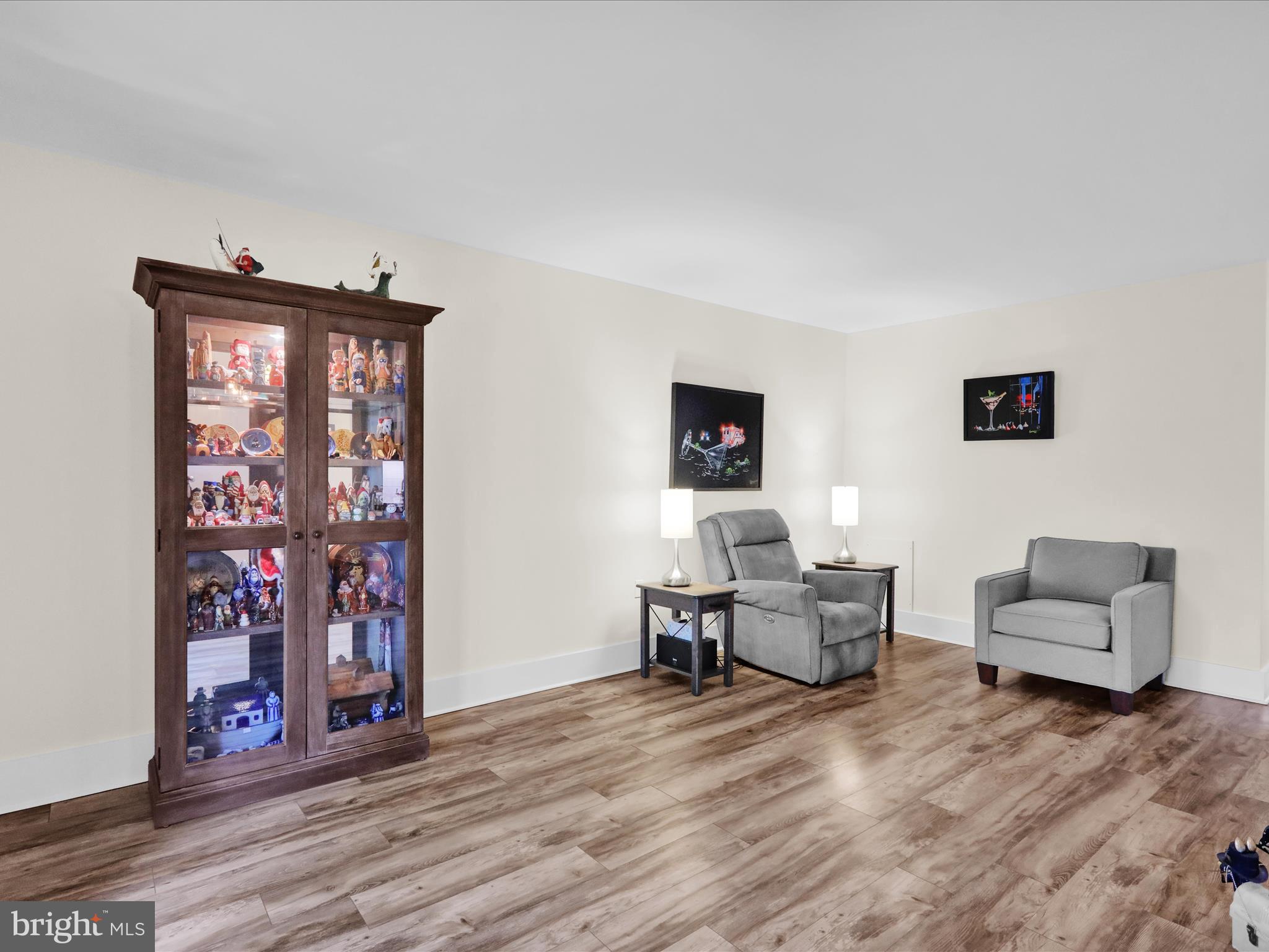 FLYING HILLS - Residential