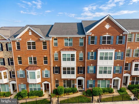 Condo For Sale - 15330 Kensington Park Drive<br/> WOODBRIDGE, VA 22191