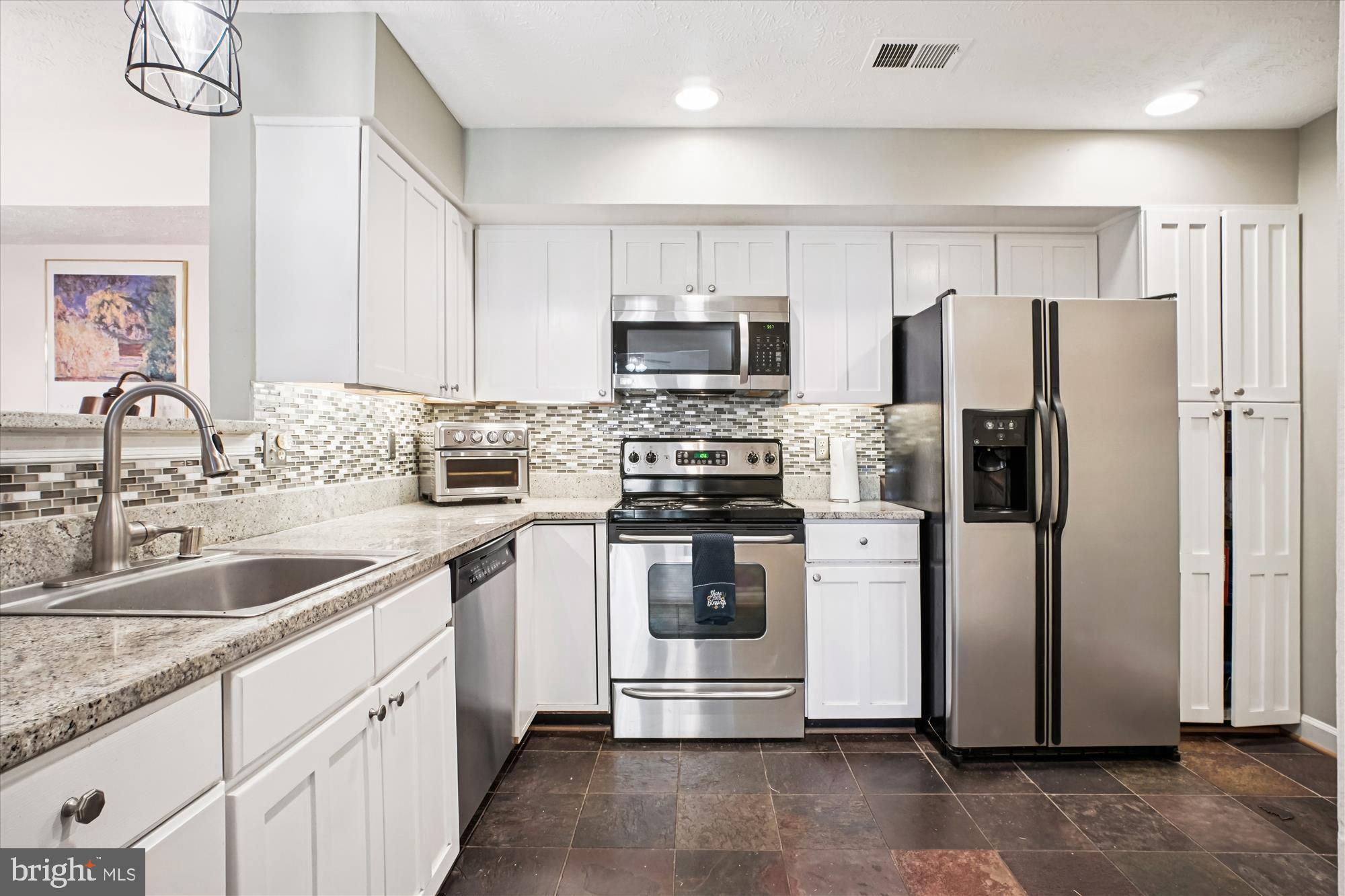 3801 RIDGE KNOLL COURT 2