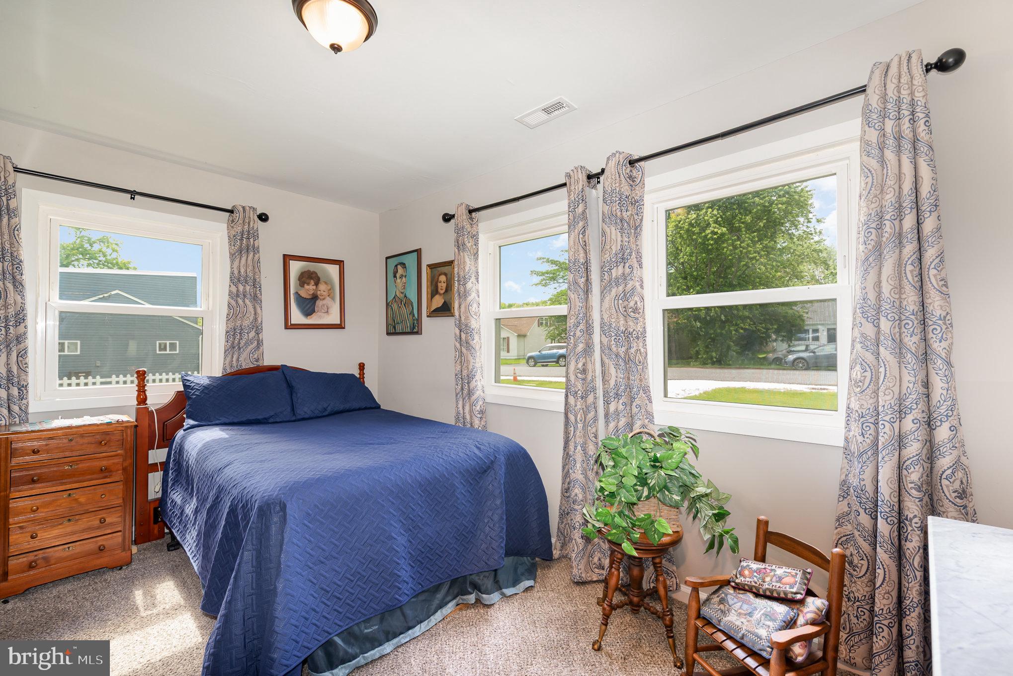 MIDDLE RIVER - Residential