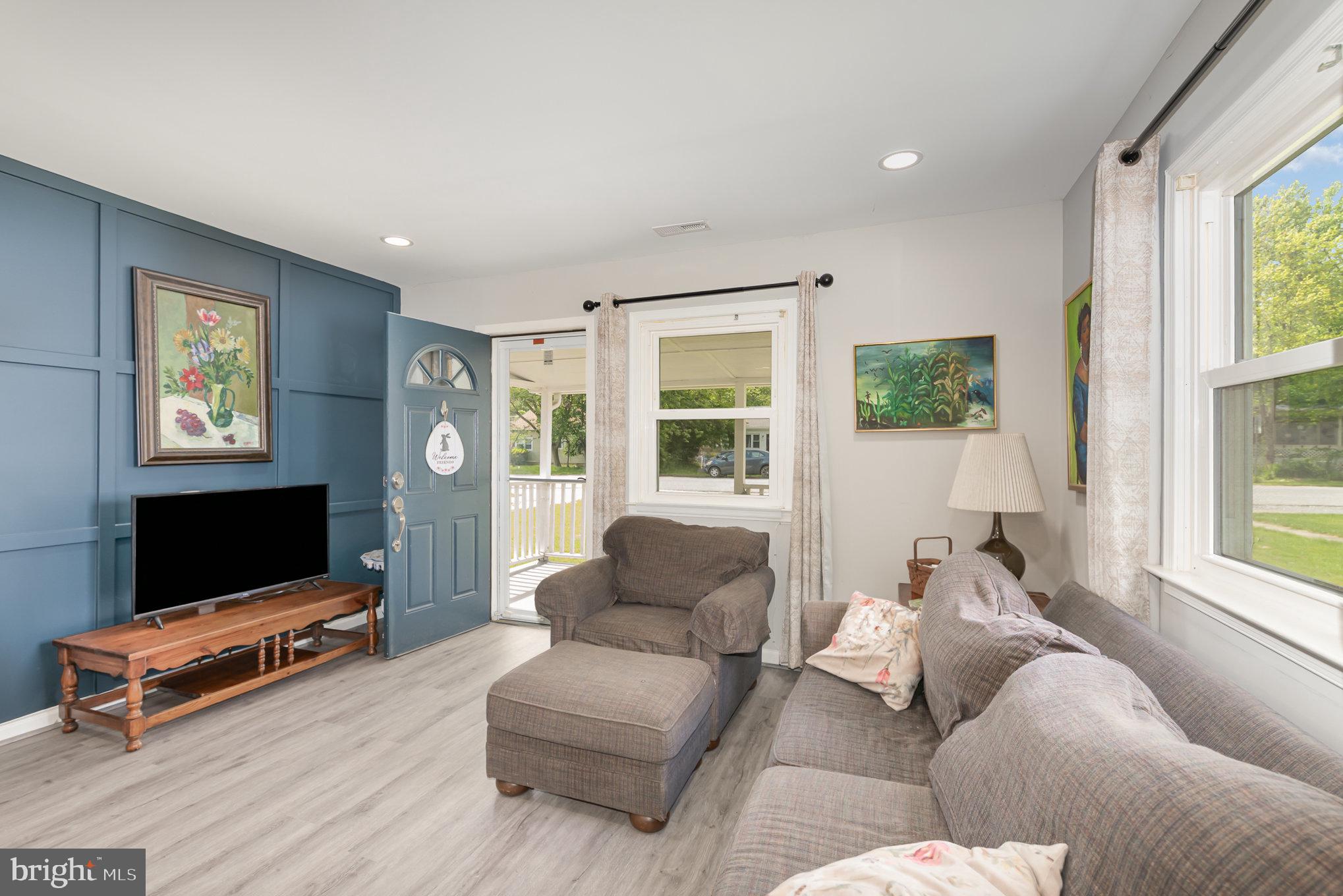 MIDDLE RIVER - Residential