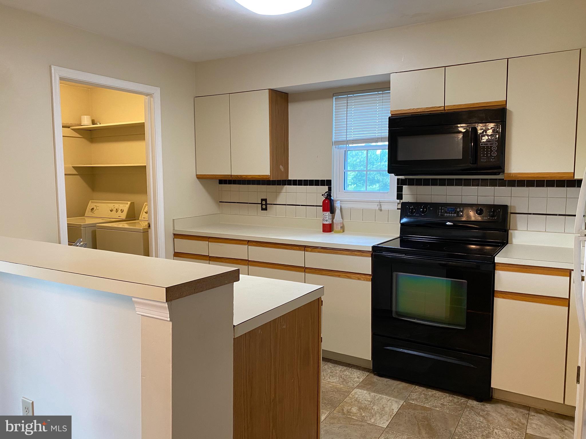 SEVEN OAKS - Residential